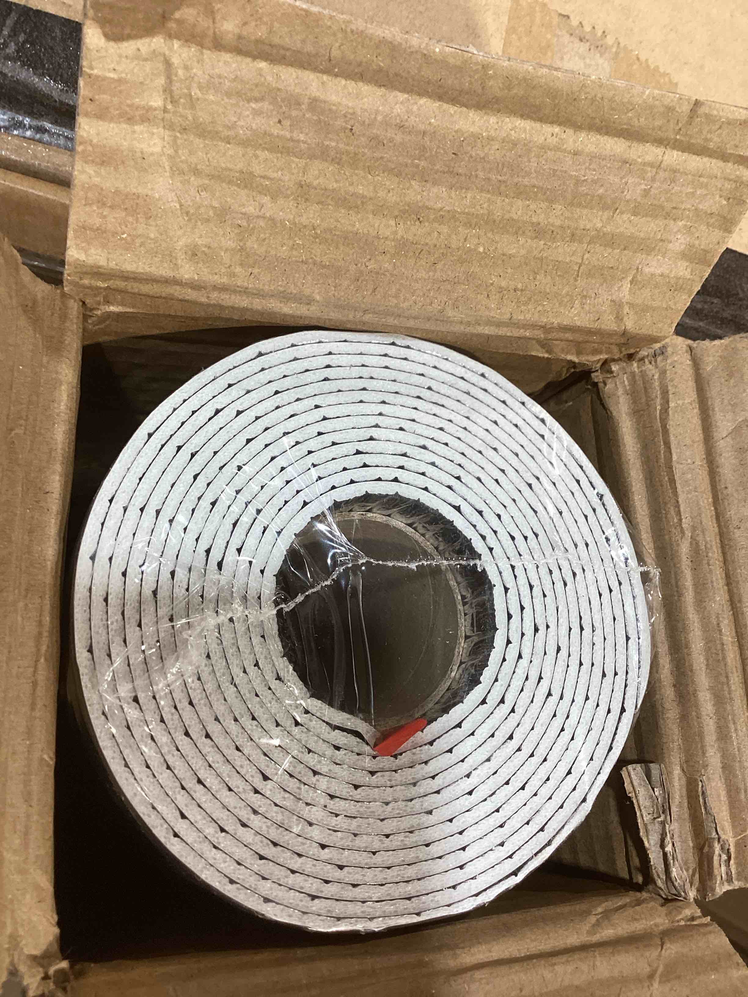 https://s3.amazonaws.com/lotting-images-prod/bidfta/PNK3567159_1779218803371.jpeg