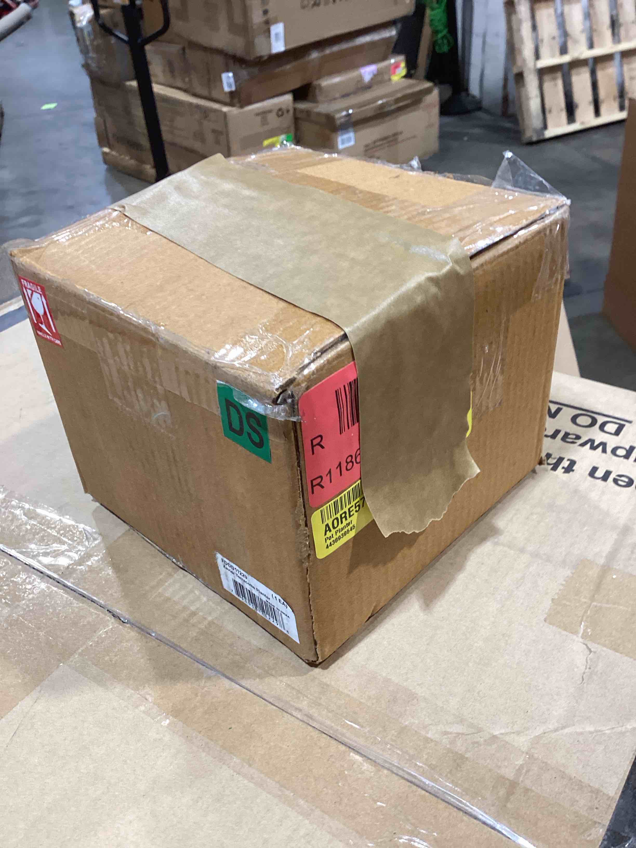 https://s3.amazonaws.com/lotting-images-prod/bidfta/PNK3567164_1779220284279.jpeg
