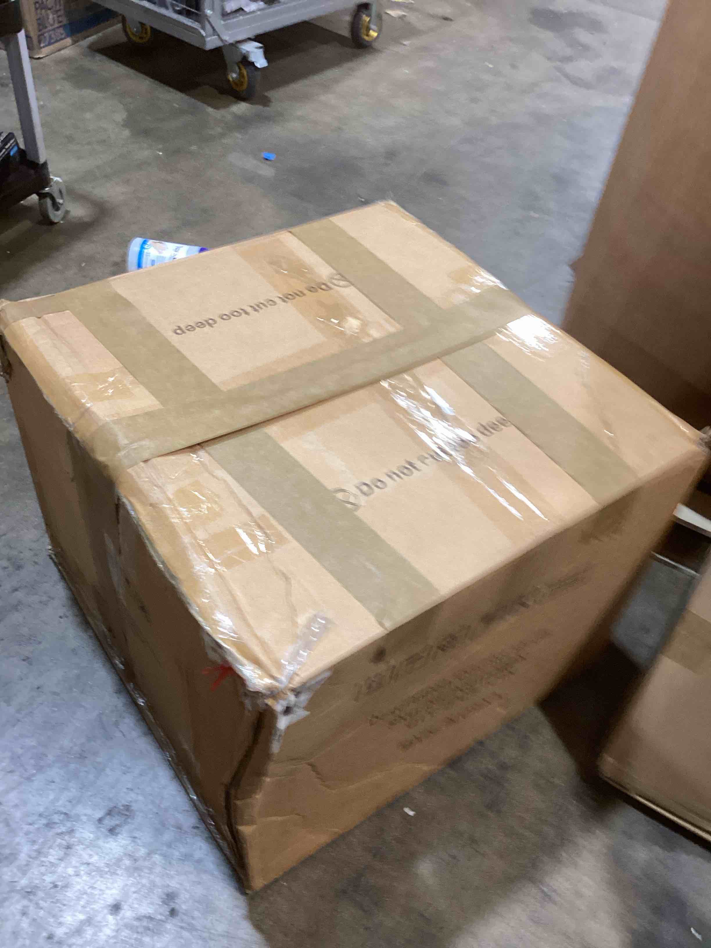 https://s3.amazonaws.com/lotting-images-prod/bidfta/PNK3567226_1779313758265.jpeg