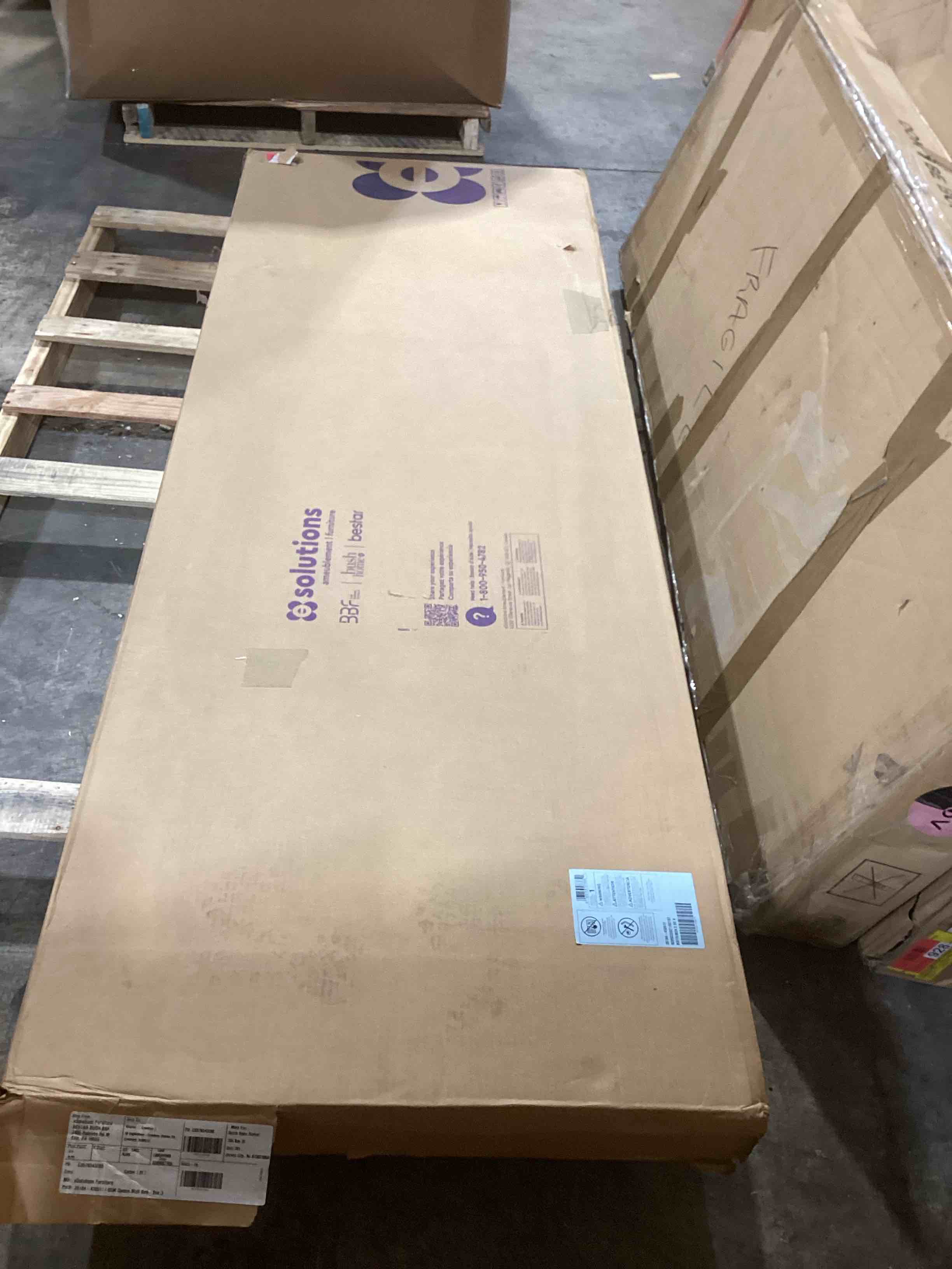 https://s3.amazonaws.com/lotting-images-prod/bidfta/PNK3567230_1779372718240.jpeg