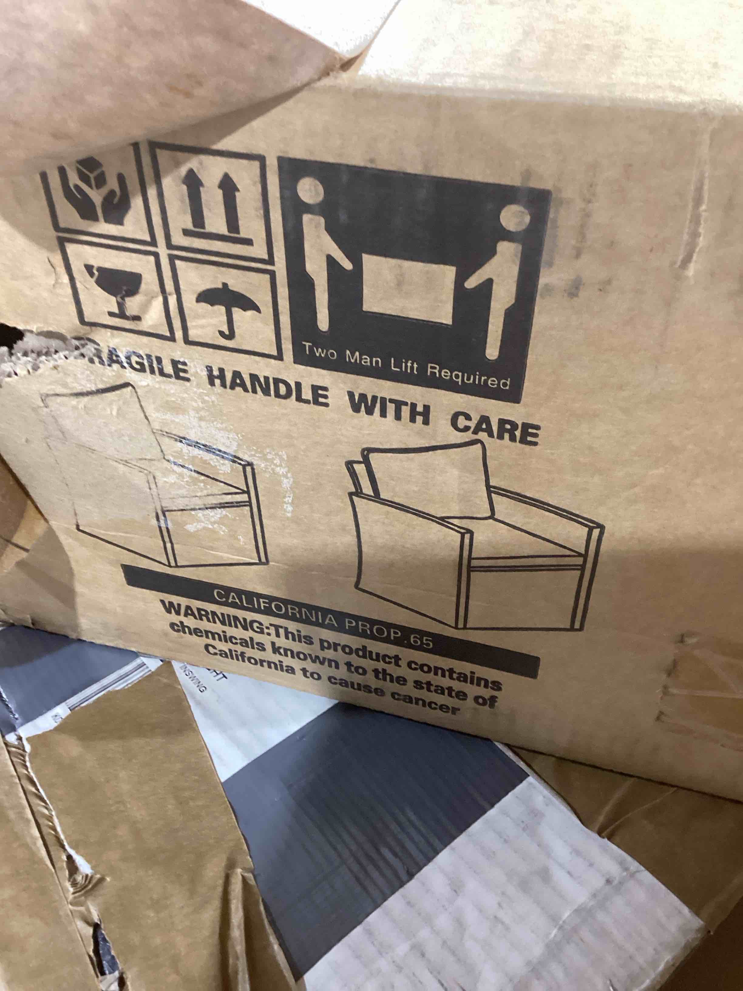 https://s3.amazonaws.com/lotting-images-prod/bidfta/PNK3567231_1779374070723.jpeg
