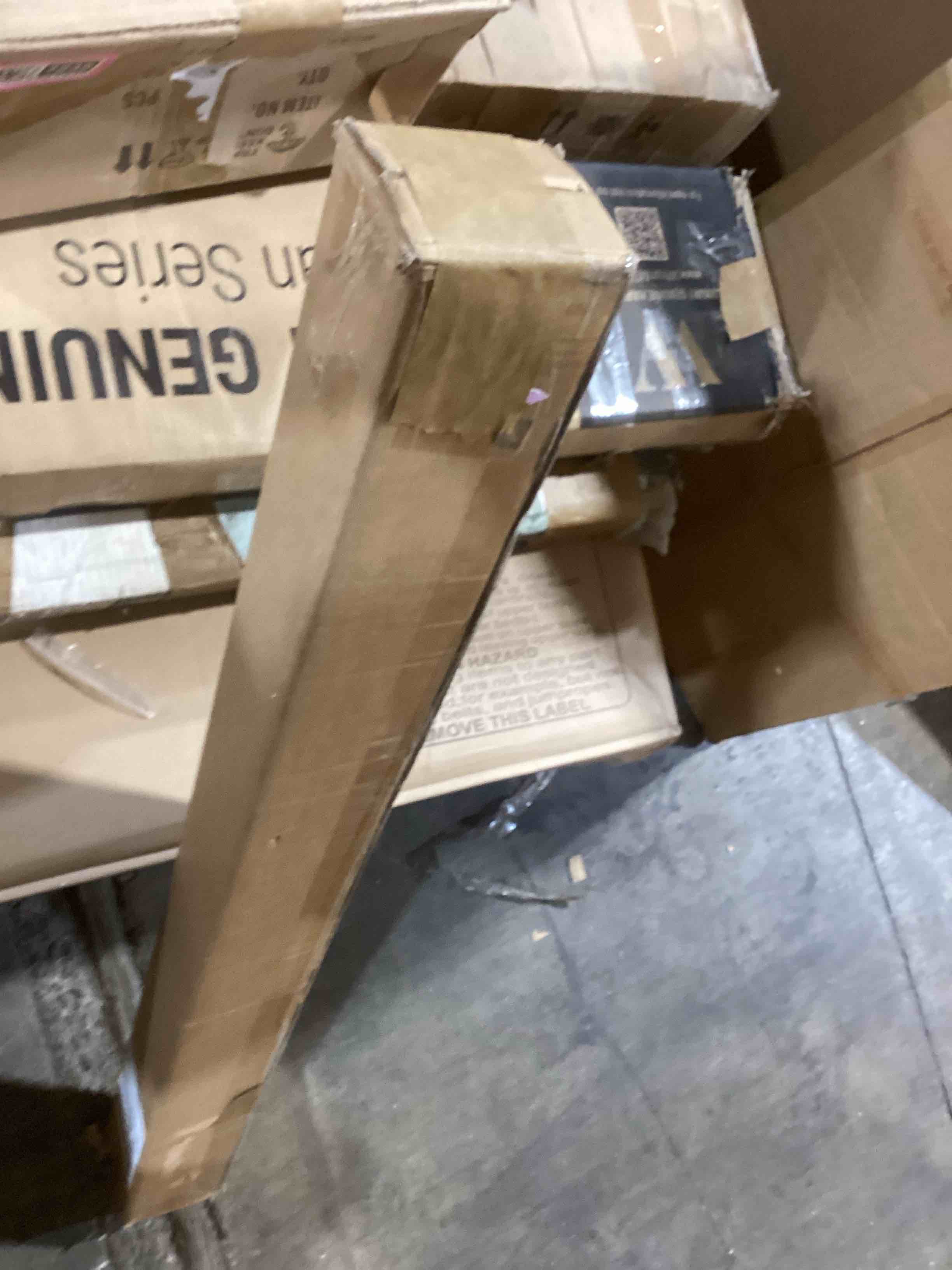 https://s3.amazonaws.com/lotting-images-prod/bidfta/PNK3567236_1779376526444.jpeg