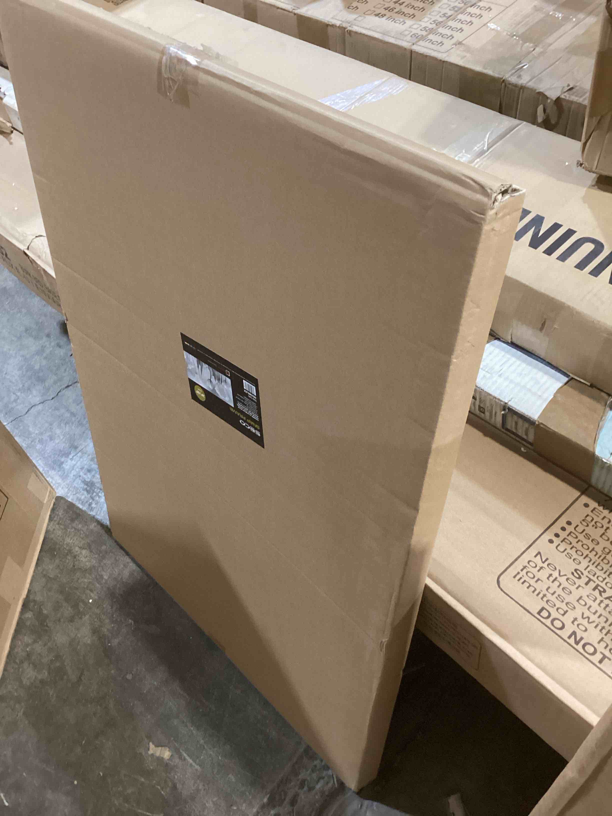 https://s3.amazonaws.com/lotting-images-prod/bidfta/PNK3567240_1779378049849.jpeg