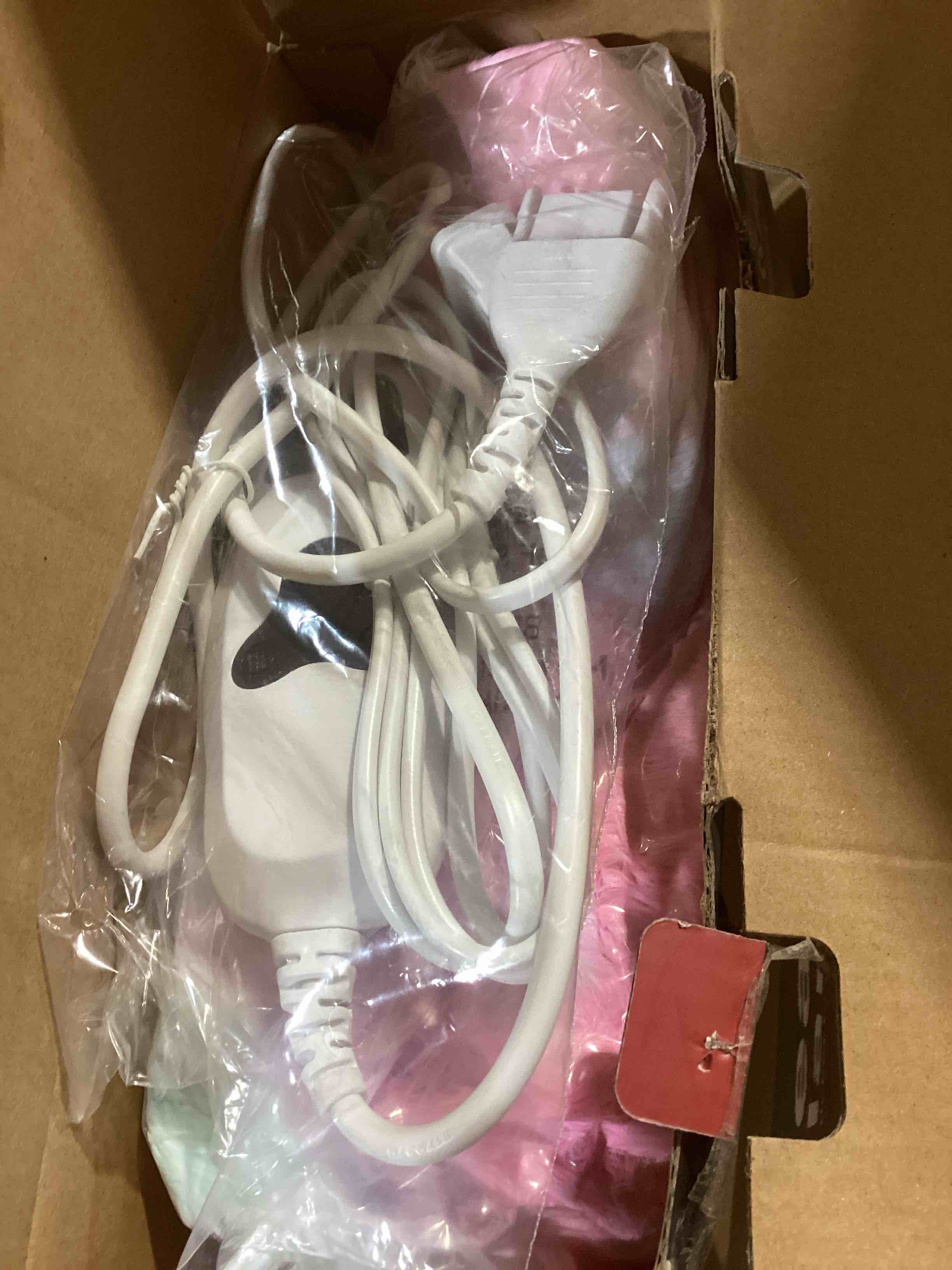https://s3.amazonaws.com/lotting-images-prod/bidfta/PNK3567252_1779382857694.jpeg