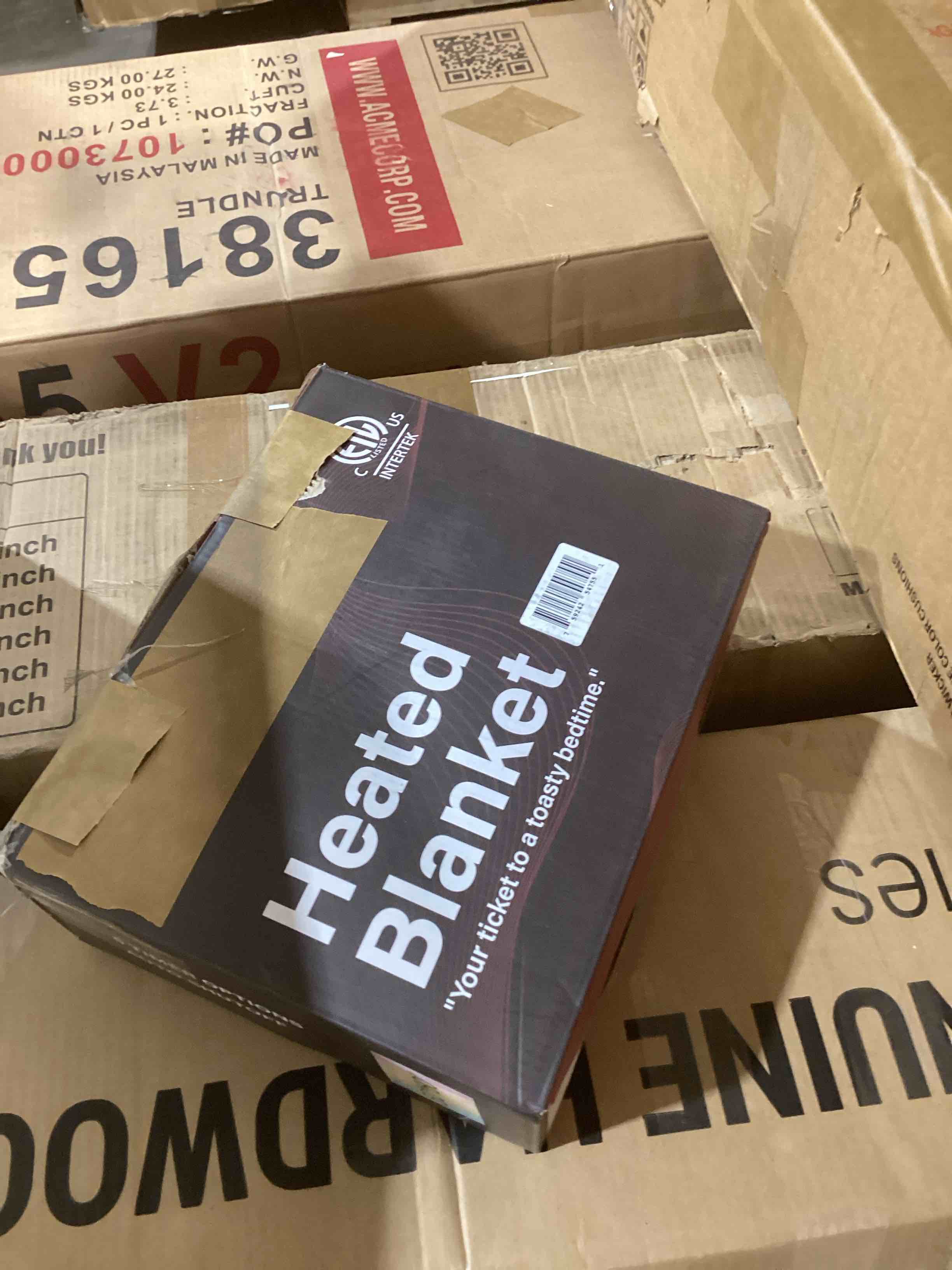 https://s3.amazonaws.com/lotting-images-prod/bidfta/PNK3567252_1779382897138.jpeg