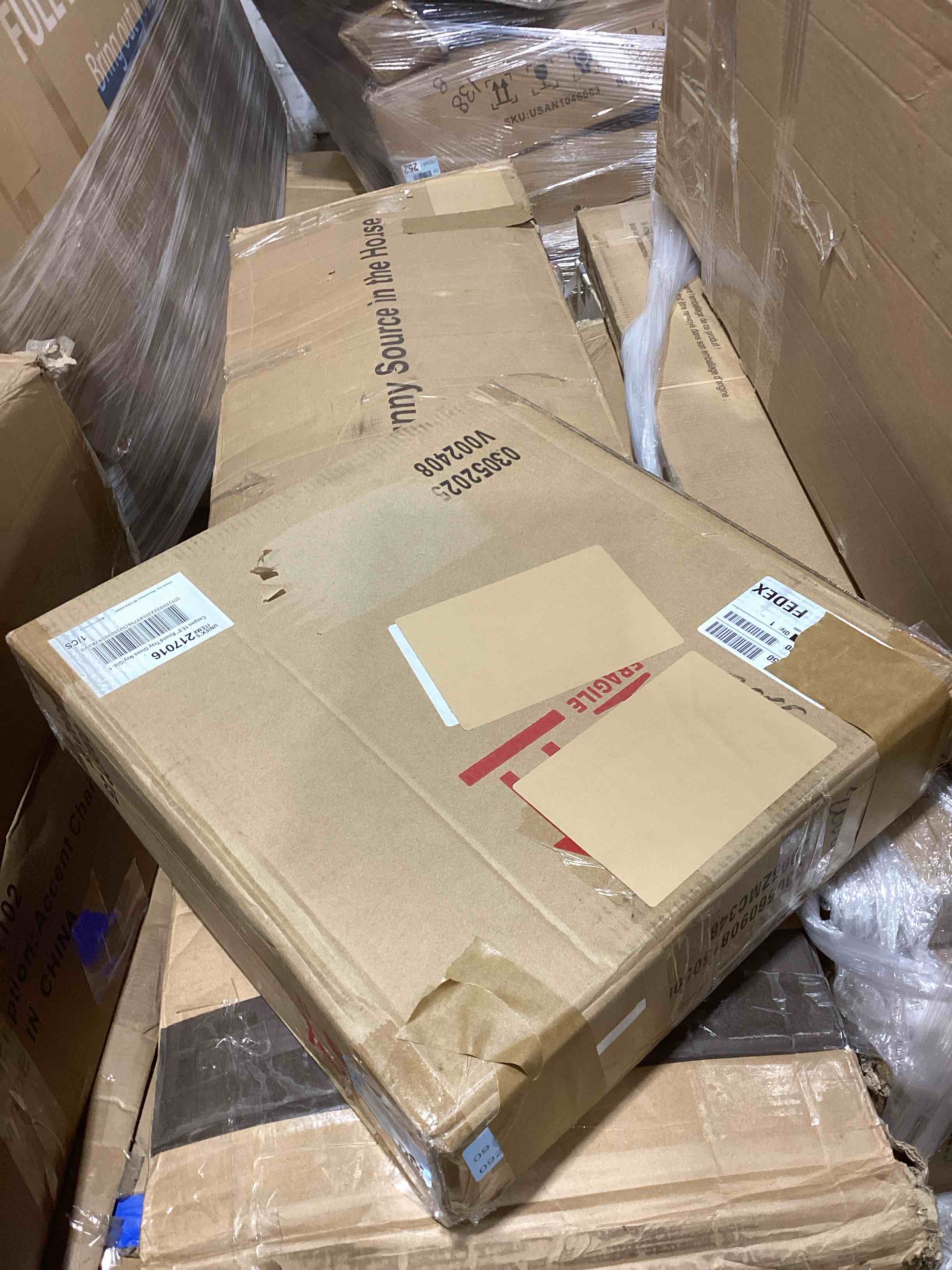 https://s3.amazonaws.com/lotting-images-prod/bidfta/PNK3567397_1779807516814.jpeg
