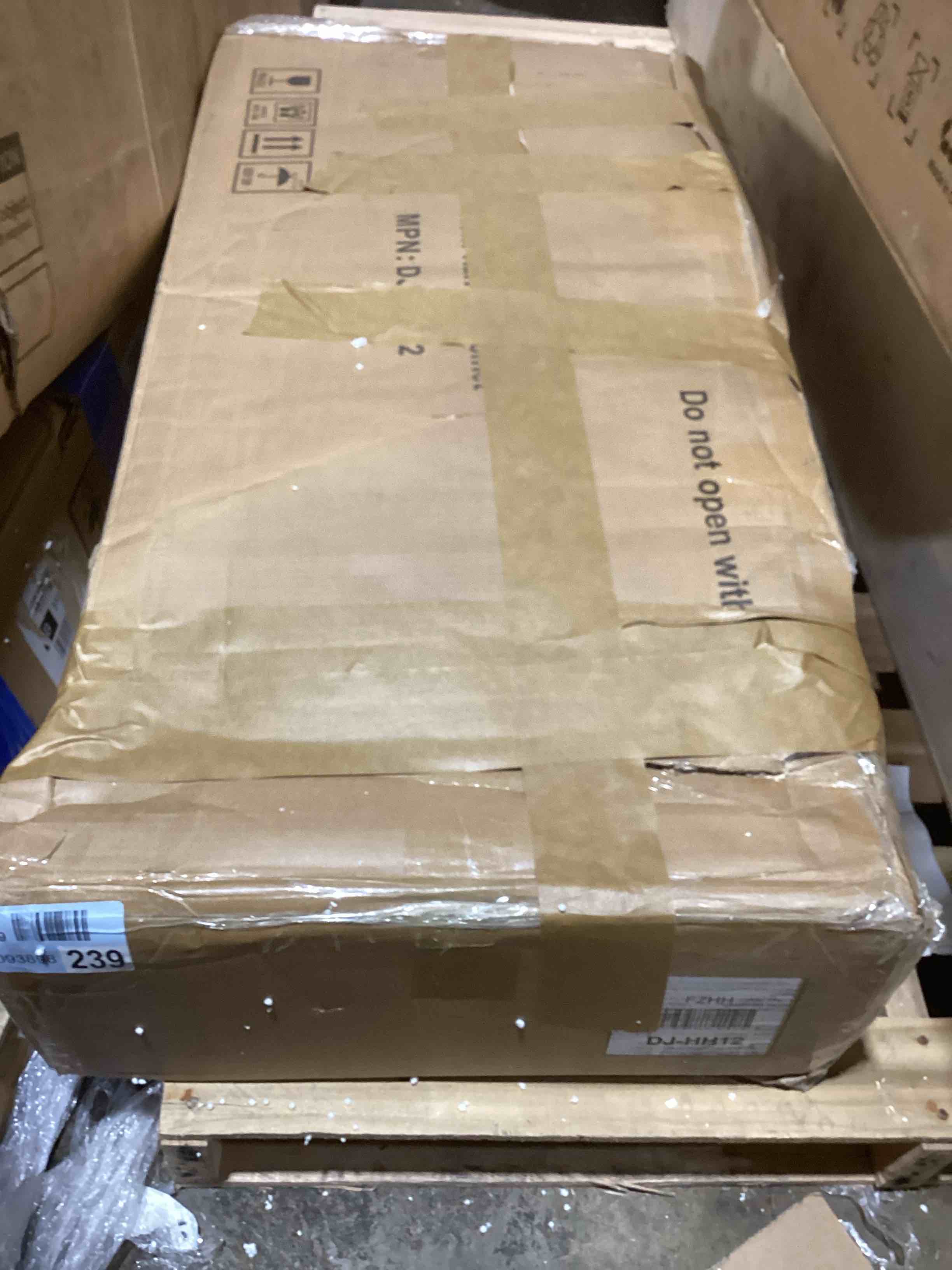https://s3.amazonaws.com/lotting-images-prod/bidfta/PNK3567408_1779815745762.jpeg