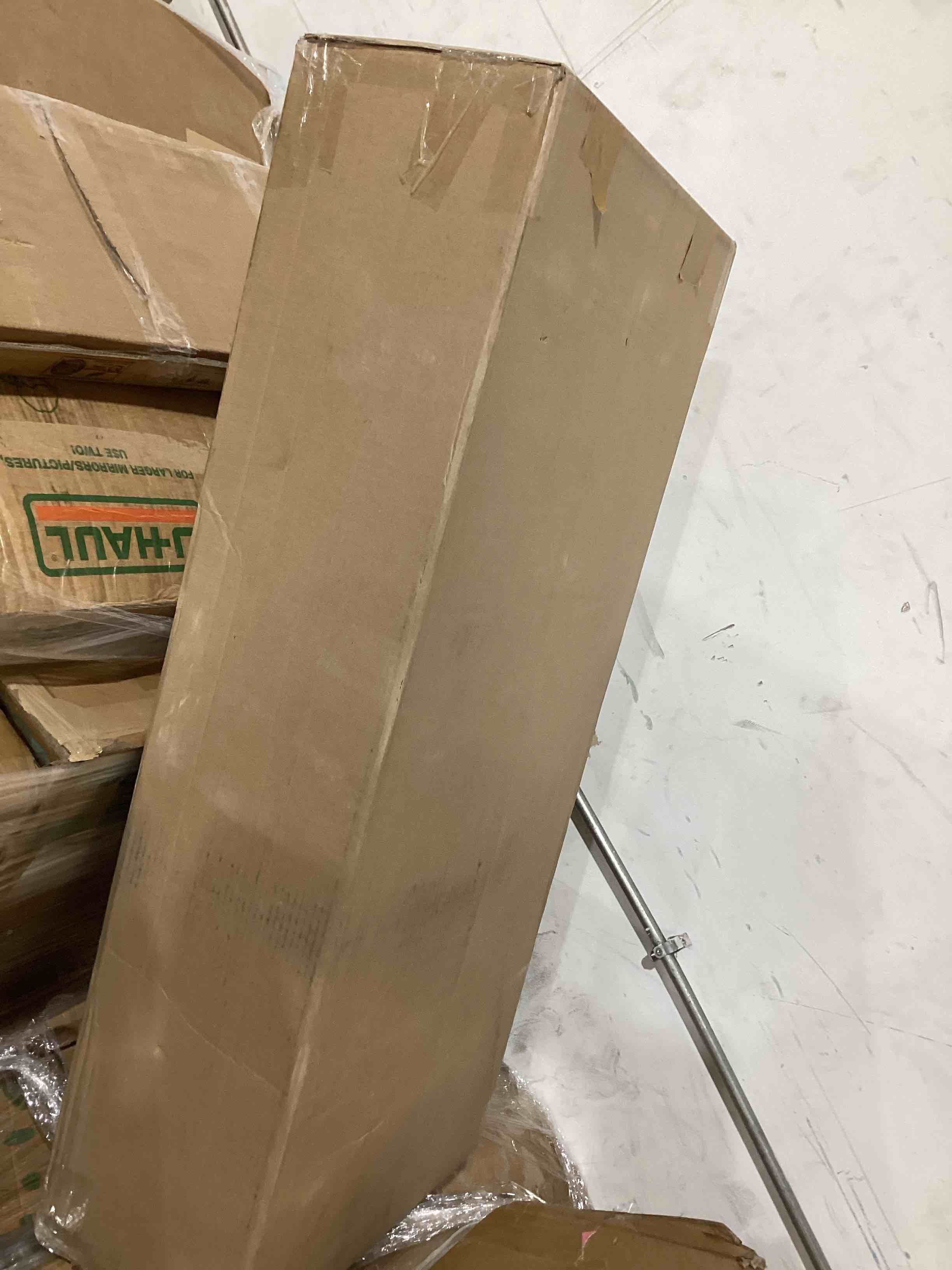 https://s3.amazonaws.com/lotting-images-prod/bidfta/PNK3567455_1779902552148.jpeg