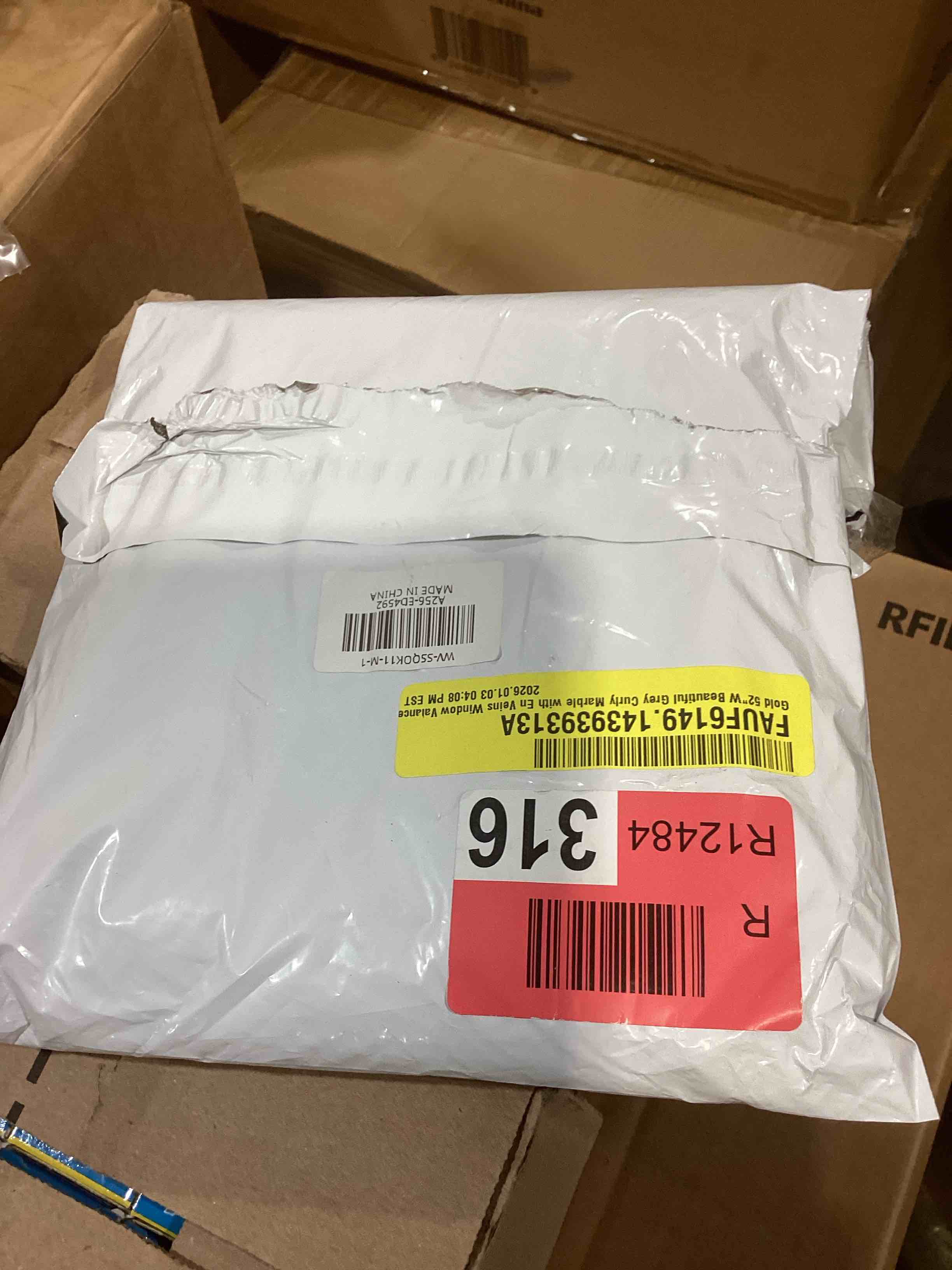 https://s3.amazonaws.com/lotting-images-prod/bidfta/PNK3567459_1779831460978.jpeg