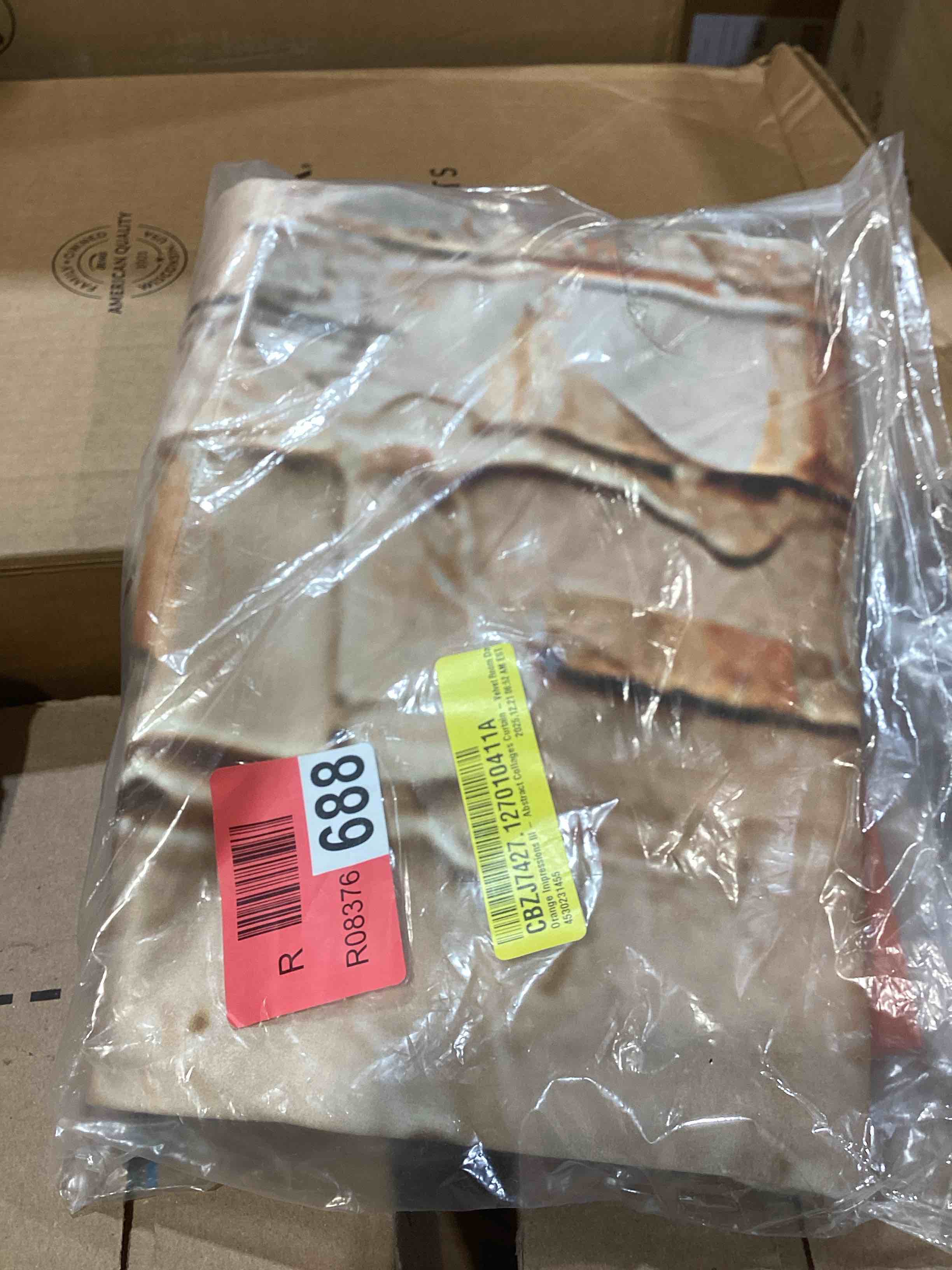 https://s3.amazonaws.com/lotting-images-prod/bidfta/PNK3567461_1779831756555.jpeg