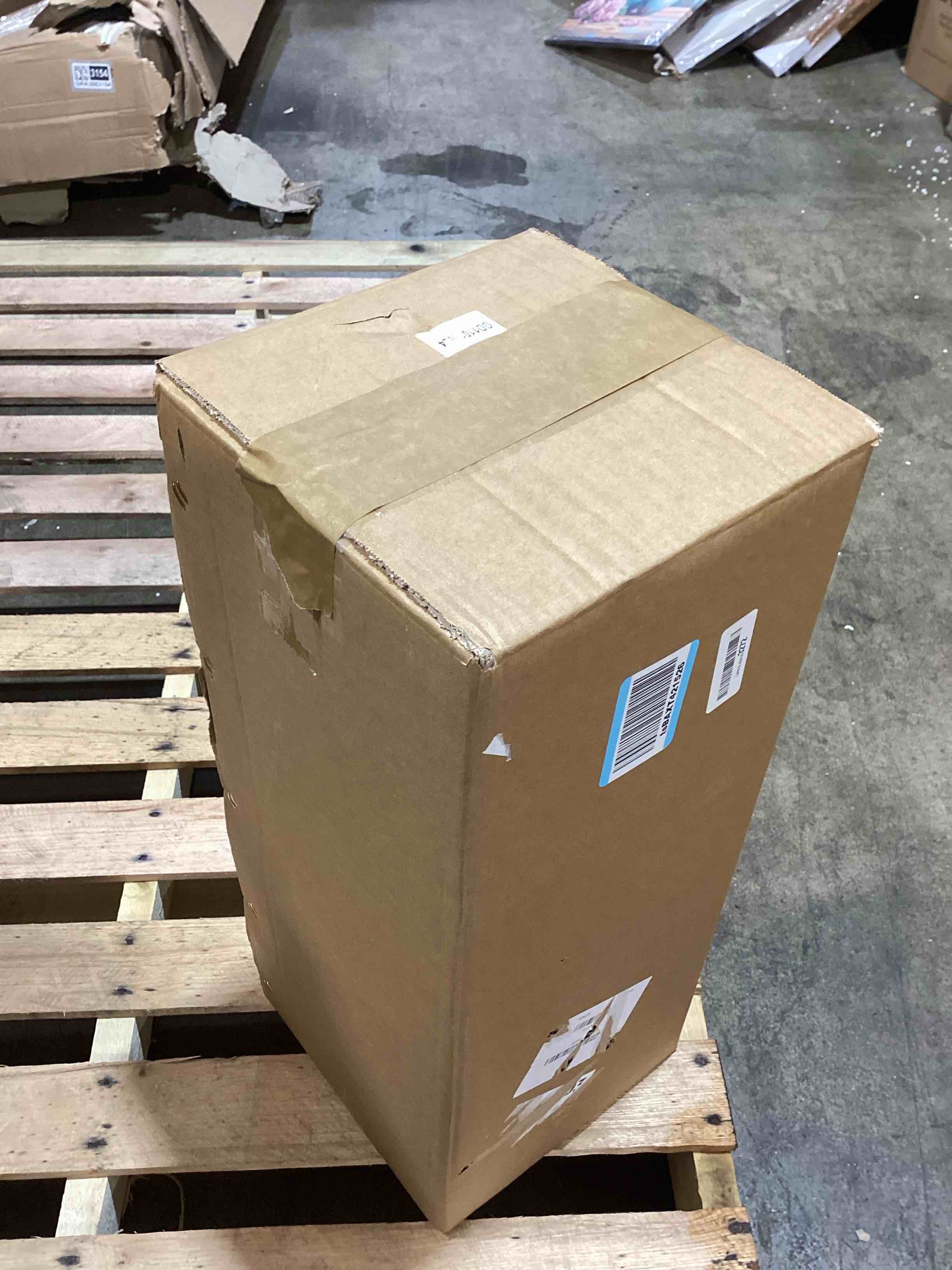https://s3.amazonaws.com/lotting-images-prod/bidfta/PNK3567467_1779908303860.jpeg