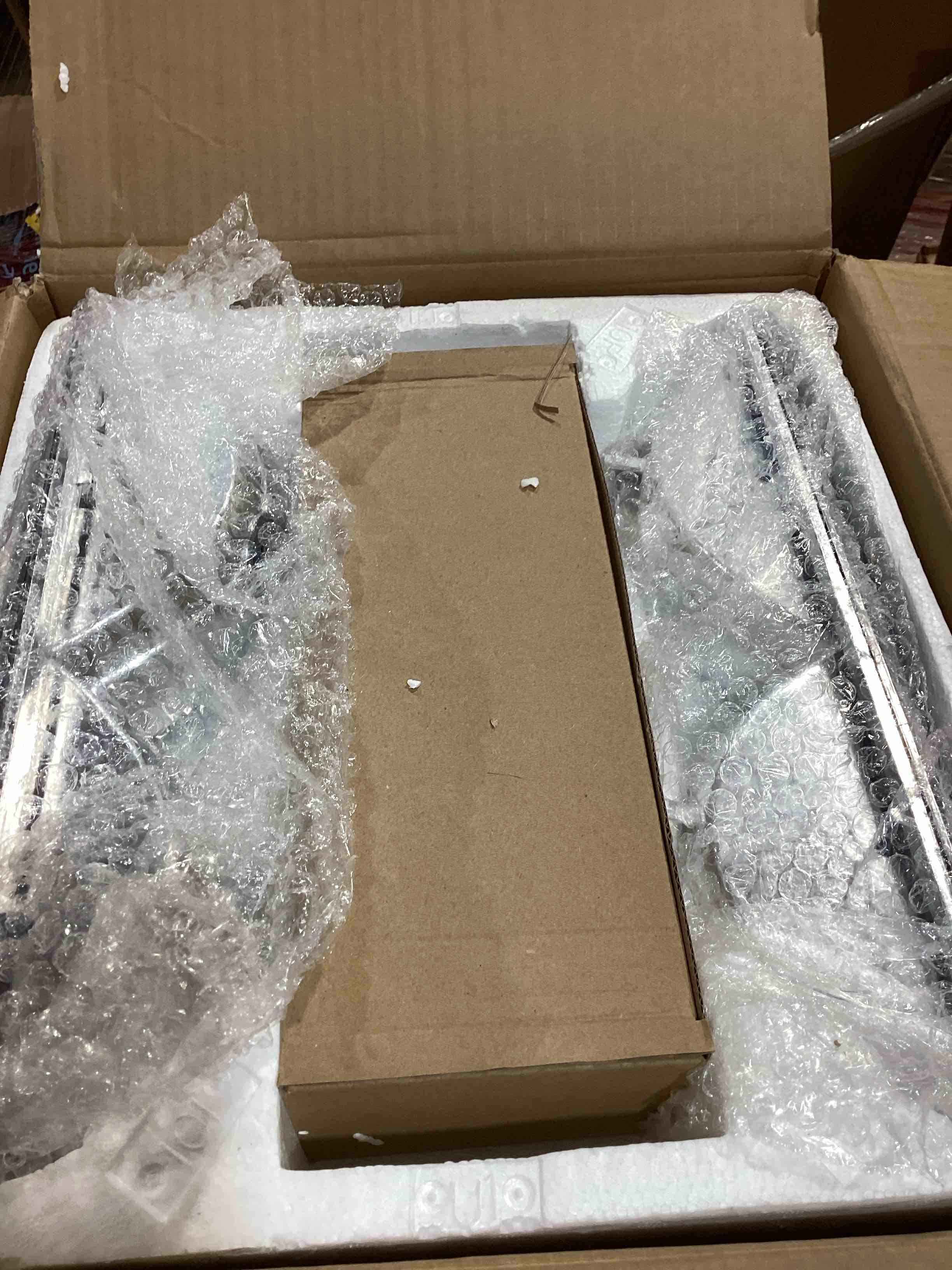 https://s3.amazonaws.com/lotting-images-prod/bidfta/PNK3567475_1779909574535.jpeg