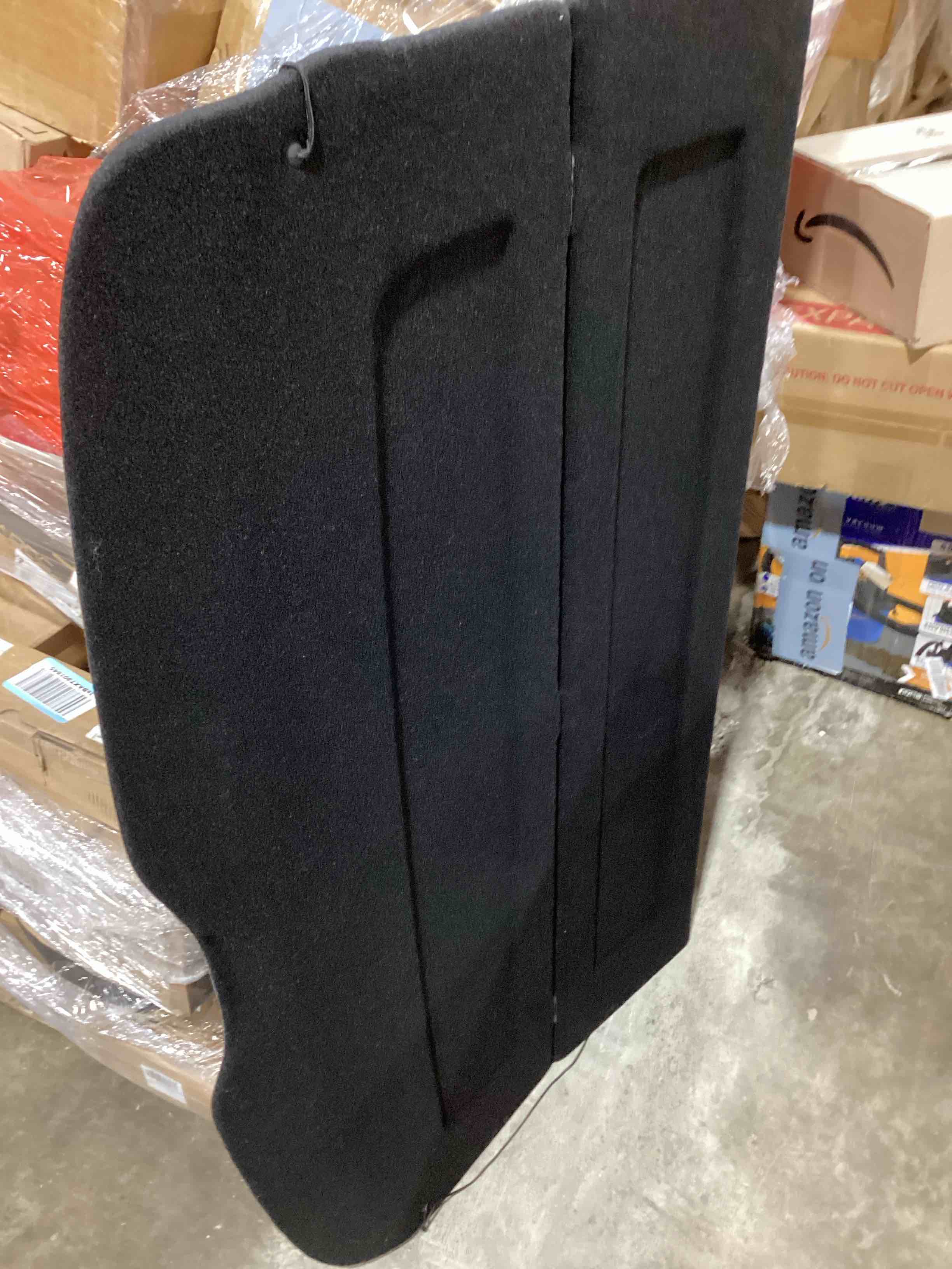 Condition photo showing Good Condition for rear cargo cover( similar to the photo )