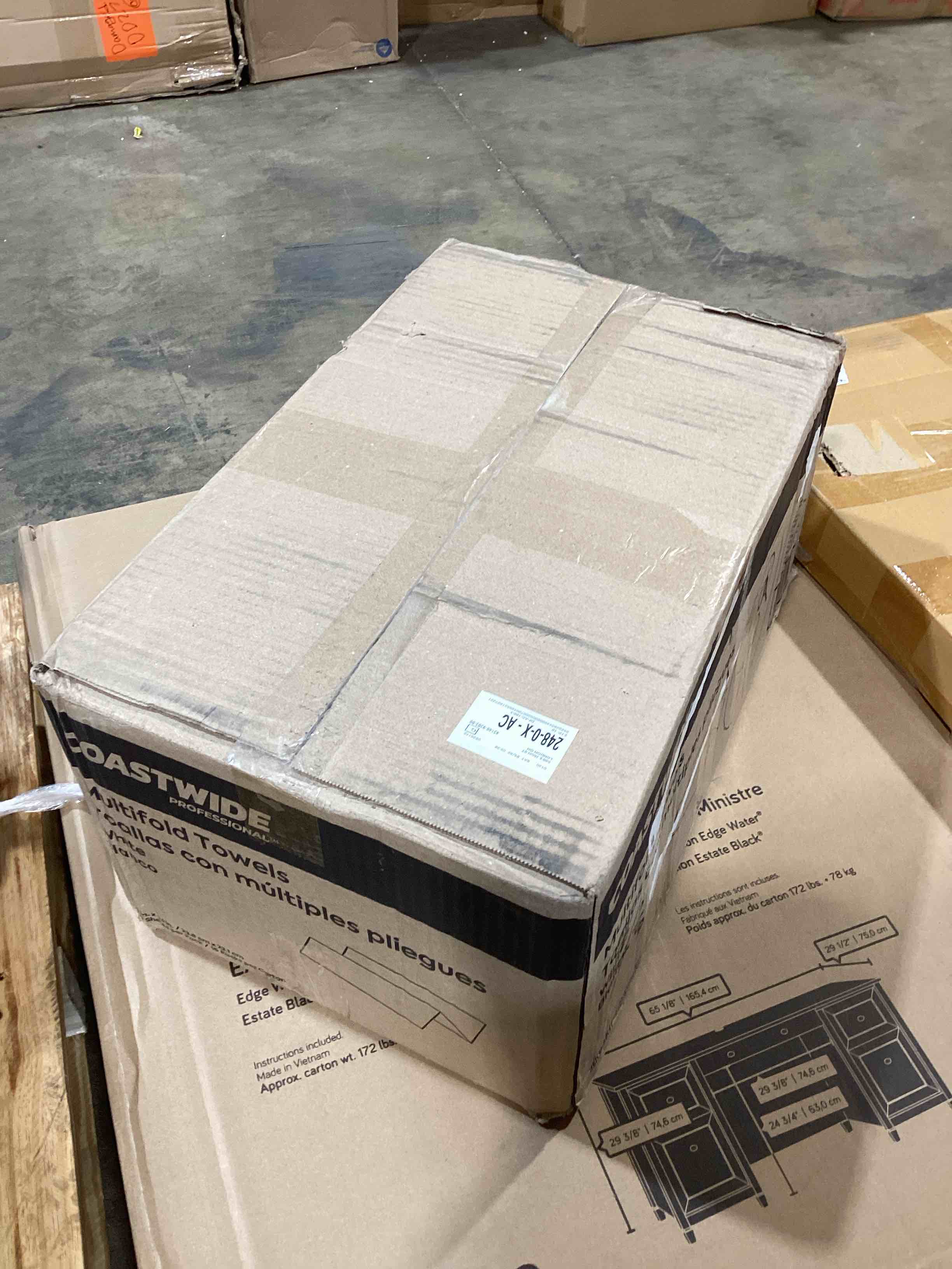 Condition photo showing New/Like New for coastwide professional multifold towels, white, 250 sheets/ 16 pck (c-15.5-ag25)