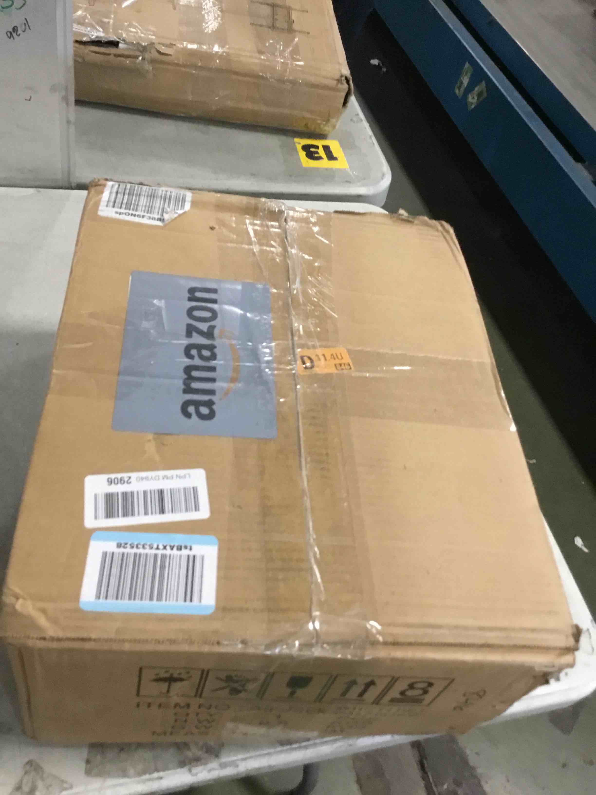 https://s3.amazonaws.com/lotting-images-prod/bidfta/PNK3568041_1750512145517.jpeg