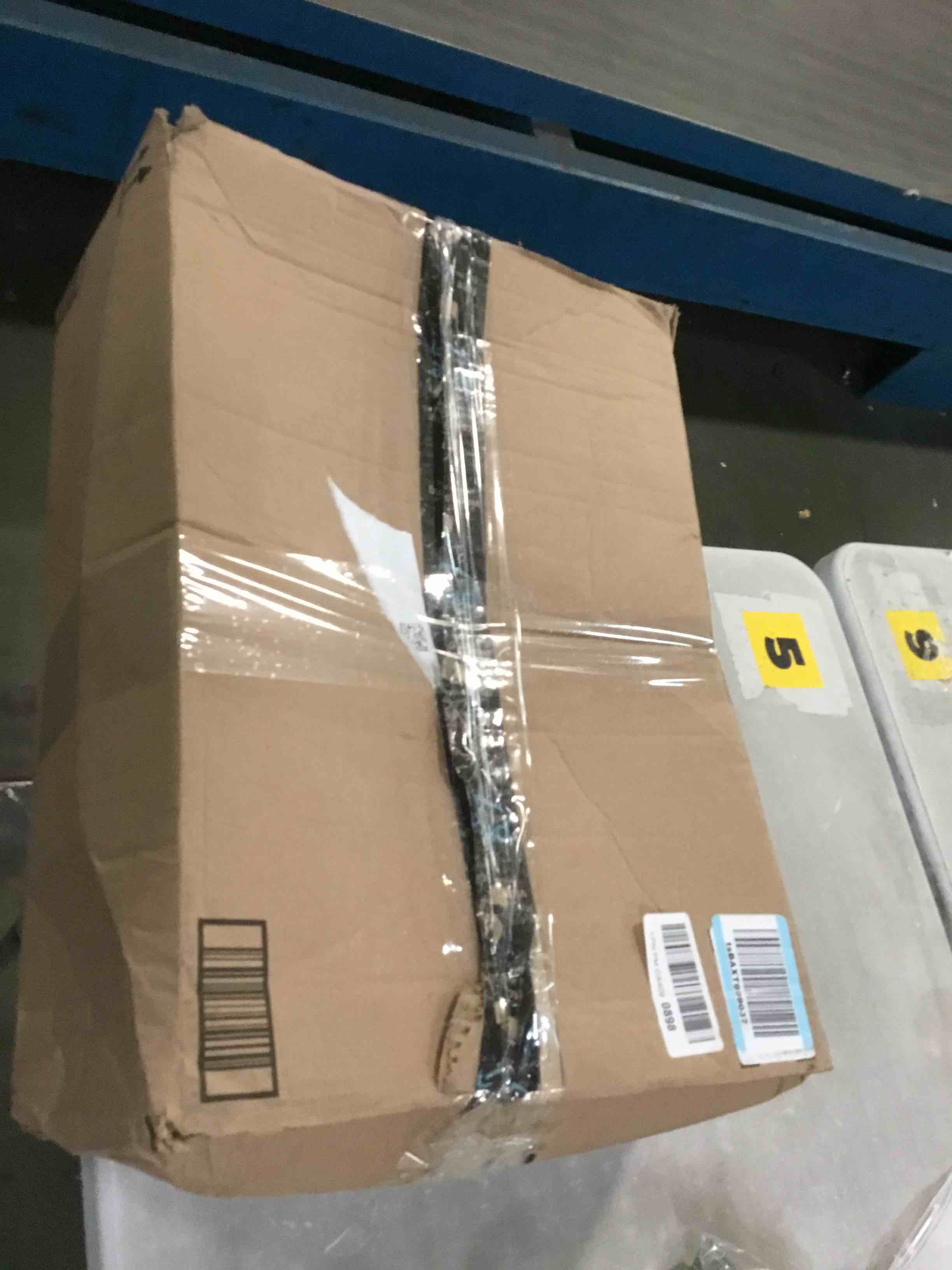 https://s3.amazonaws.com/lotting-images-prod/bidfta/PNK3568075_1749733717856.jpeg