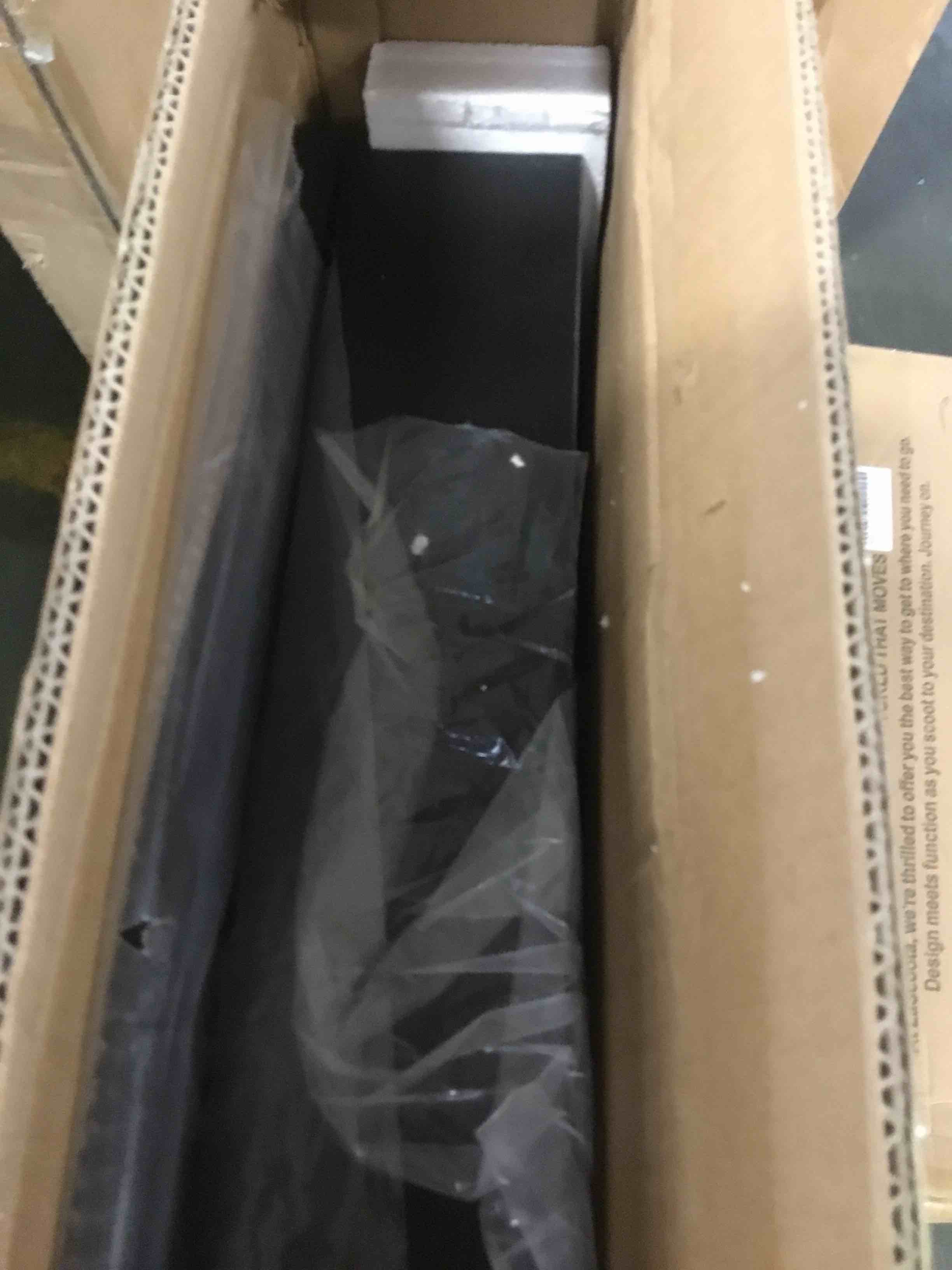 https://s3.amazonaws.com/lotting-images-prod/bidfta/PNK3568271_1749819092556.jpeg
