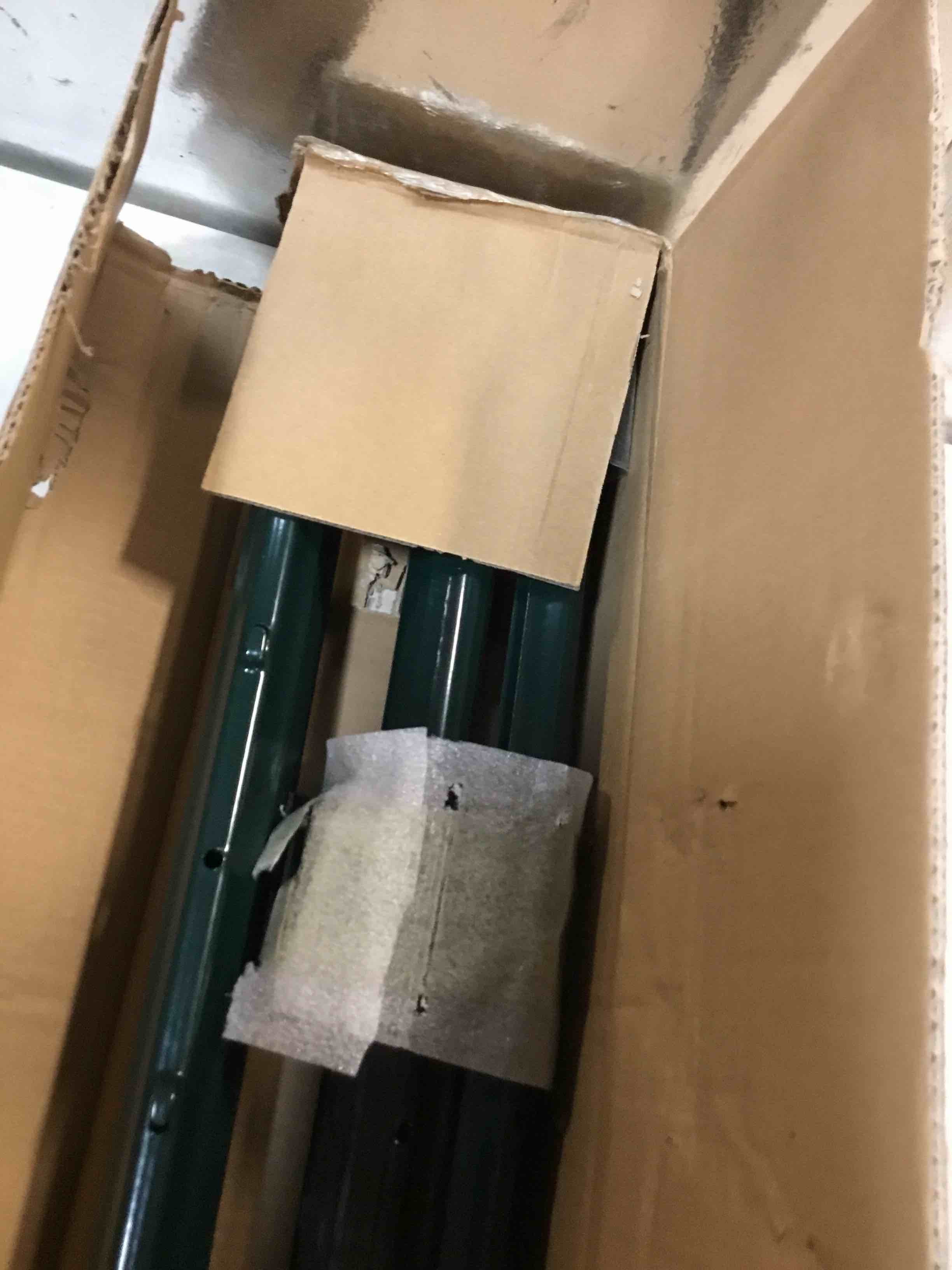 https://s3.amazonaws.com/lotting-images-prod/bidfta/PNK3568470_1749901393046.jpeg