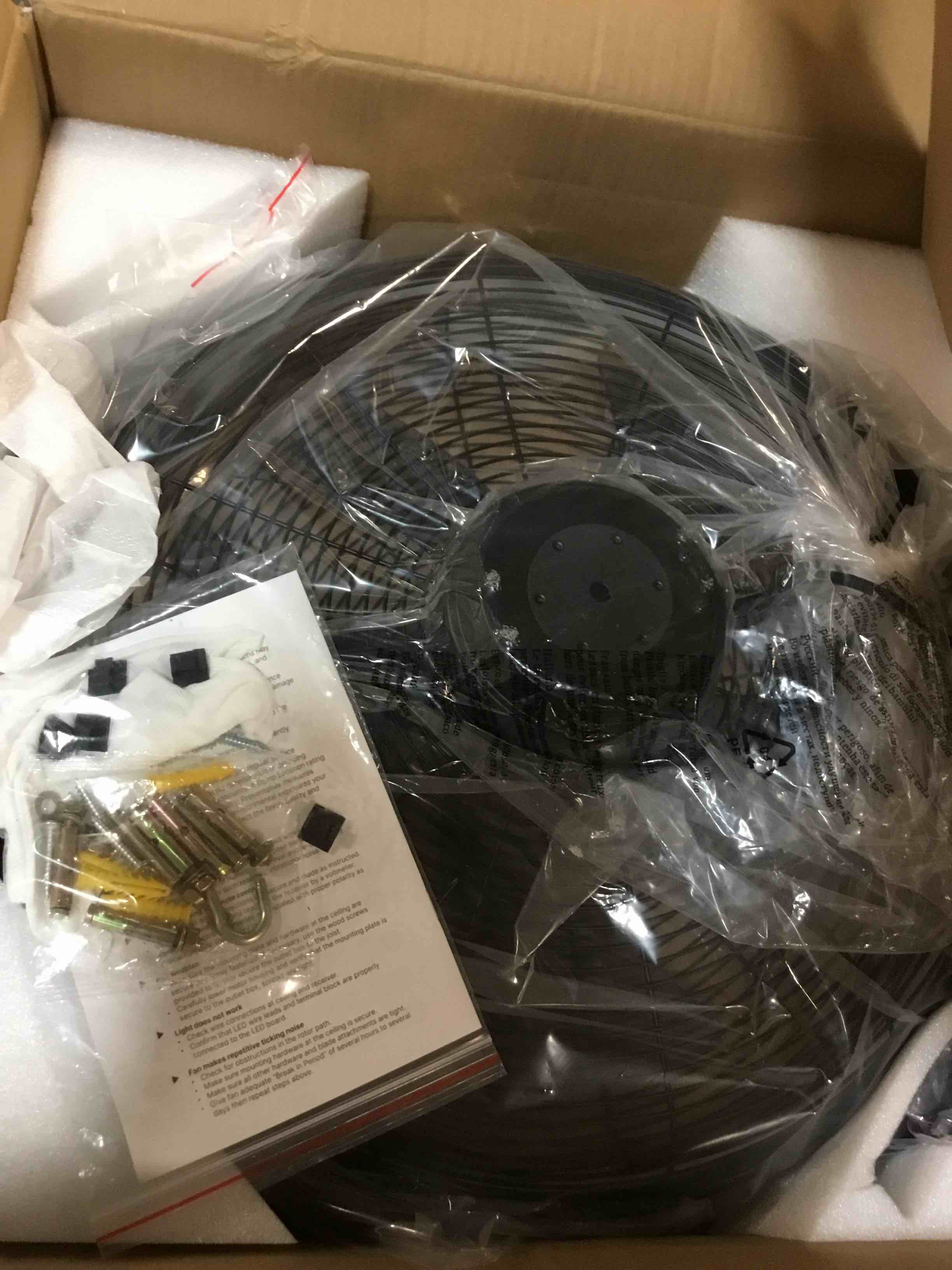 https://s3.amazonaws.com/lotting-images-prod/bidfta/PNK3568477_1749902246999.jpeg