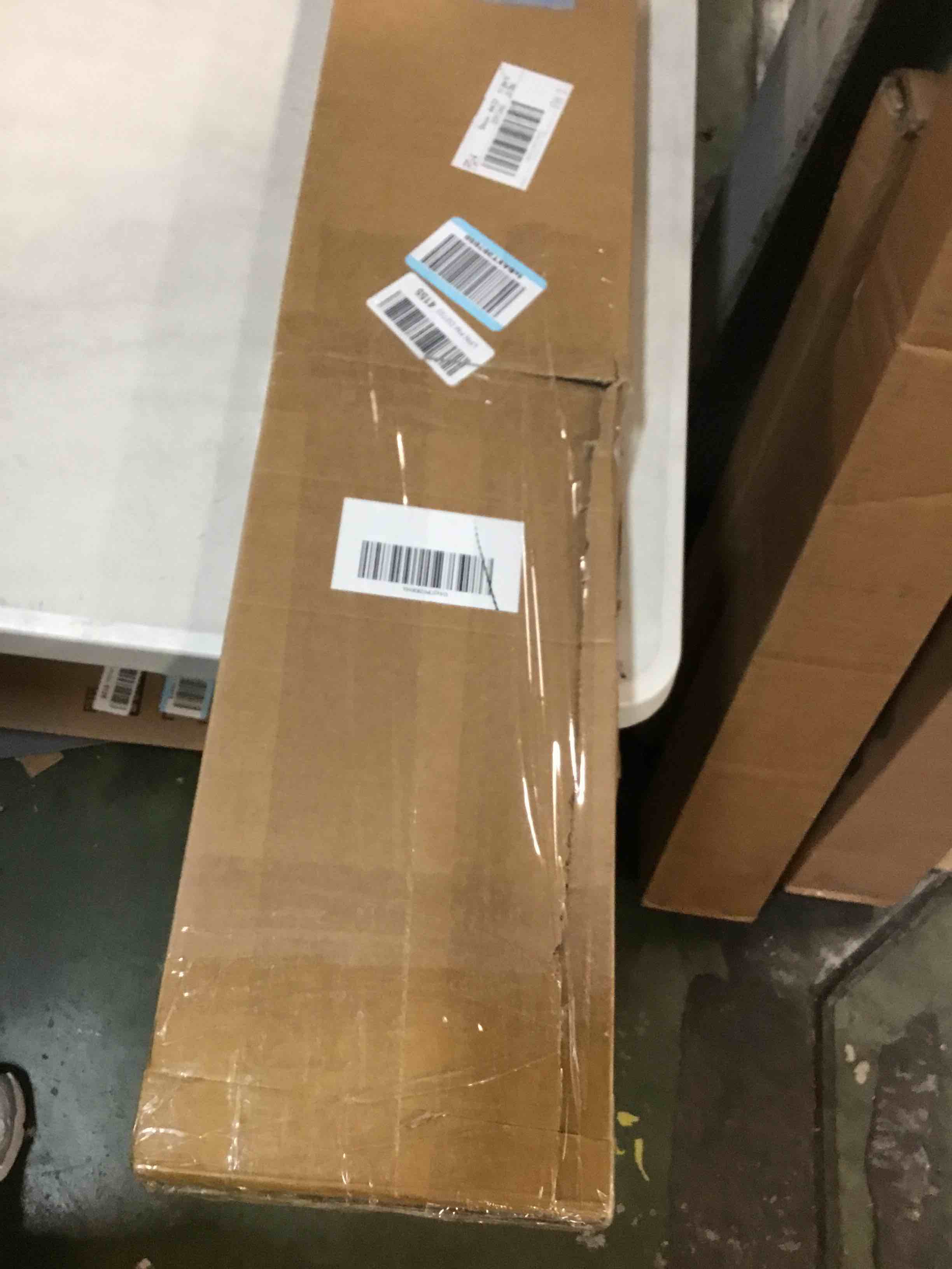 https://s3.amazonaws.com/lotting-images-prod/bidfta/PNK3568500_1749905409138.jpeg