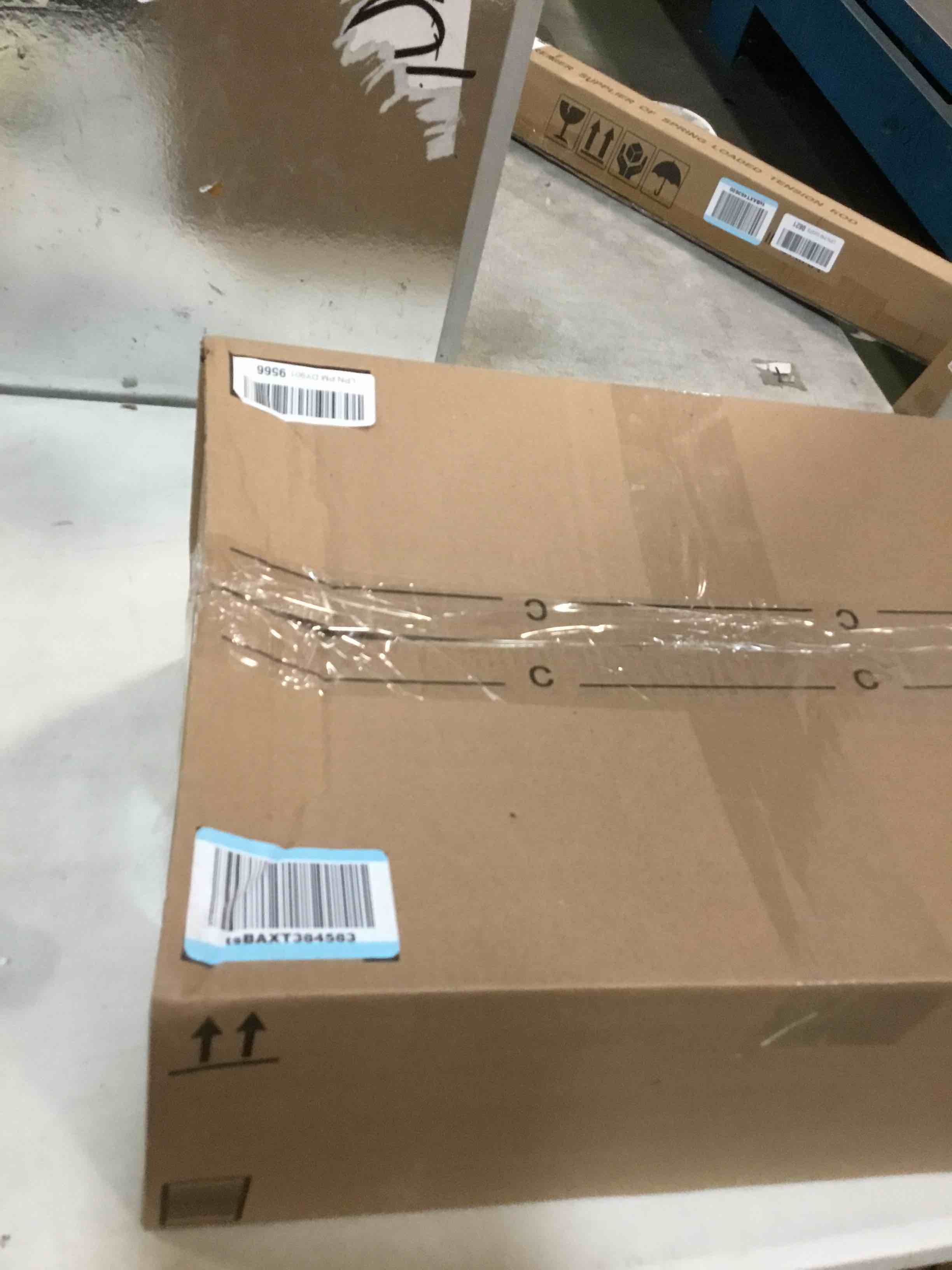 https://s3.amazonaws.com/lotting-images-prod/bidfta/PNK3568525_1749910191809.jpeg