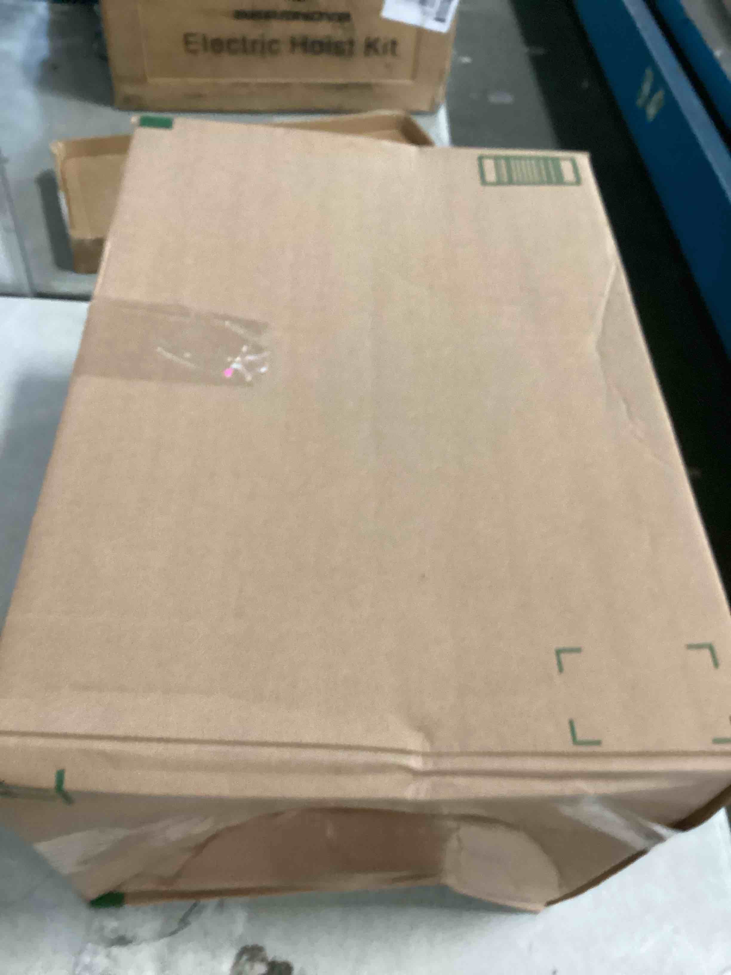 https://s3.amazonaws.com/lotting-images-prod/bidfta/PNK3568952_1750166304739.jpeg