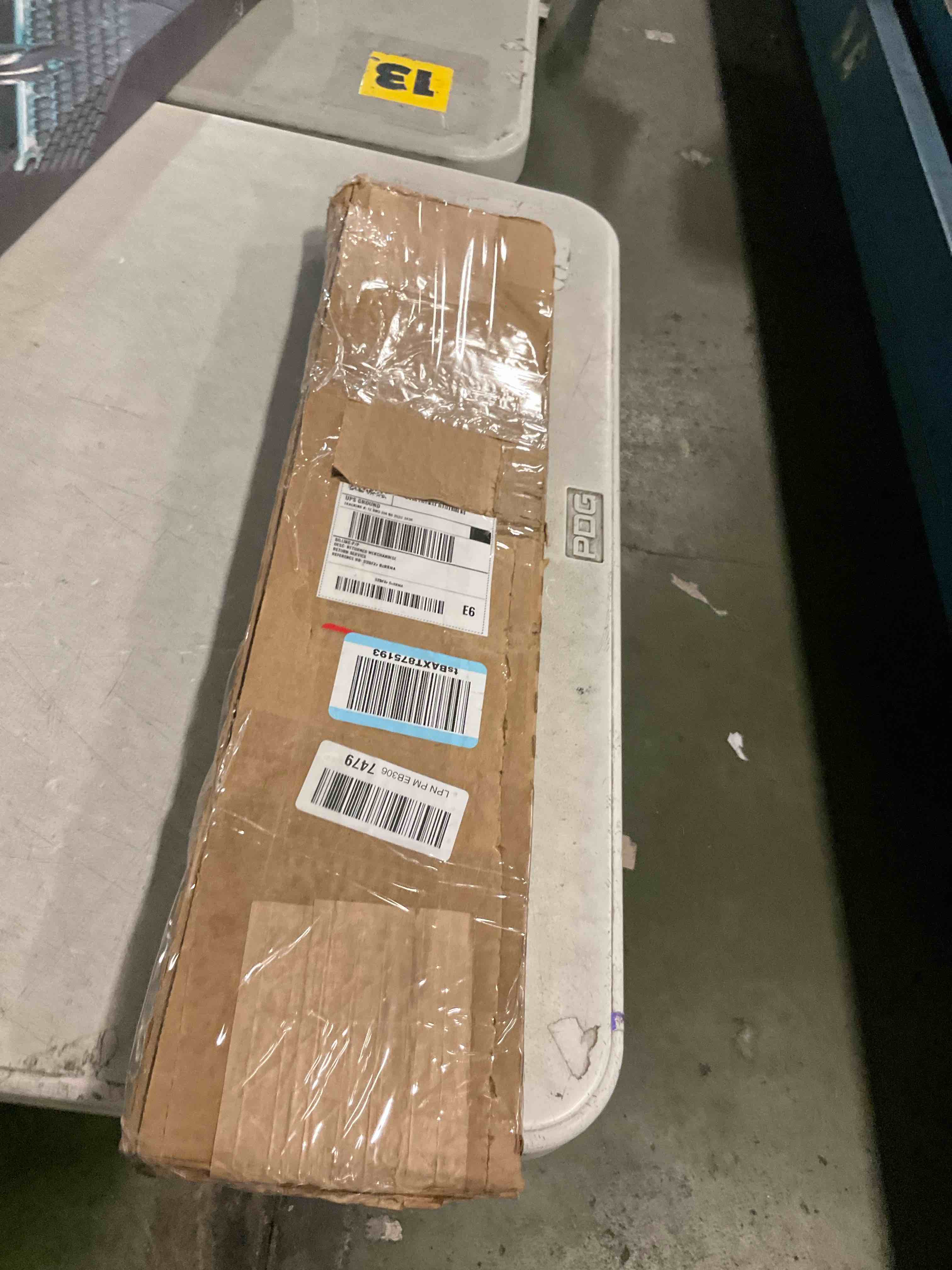 https://s3.amazonaws.com/lotting-images-prod/bidfta/PNK3569114_1750249877557.jpeg