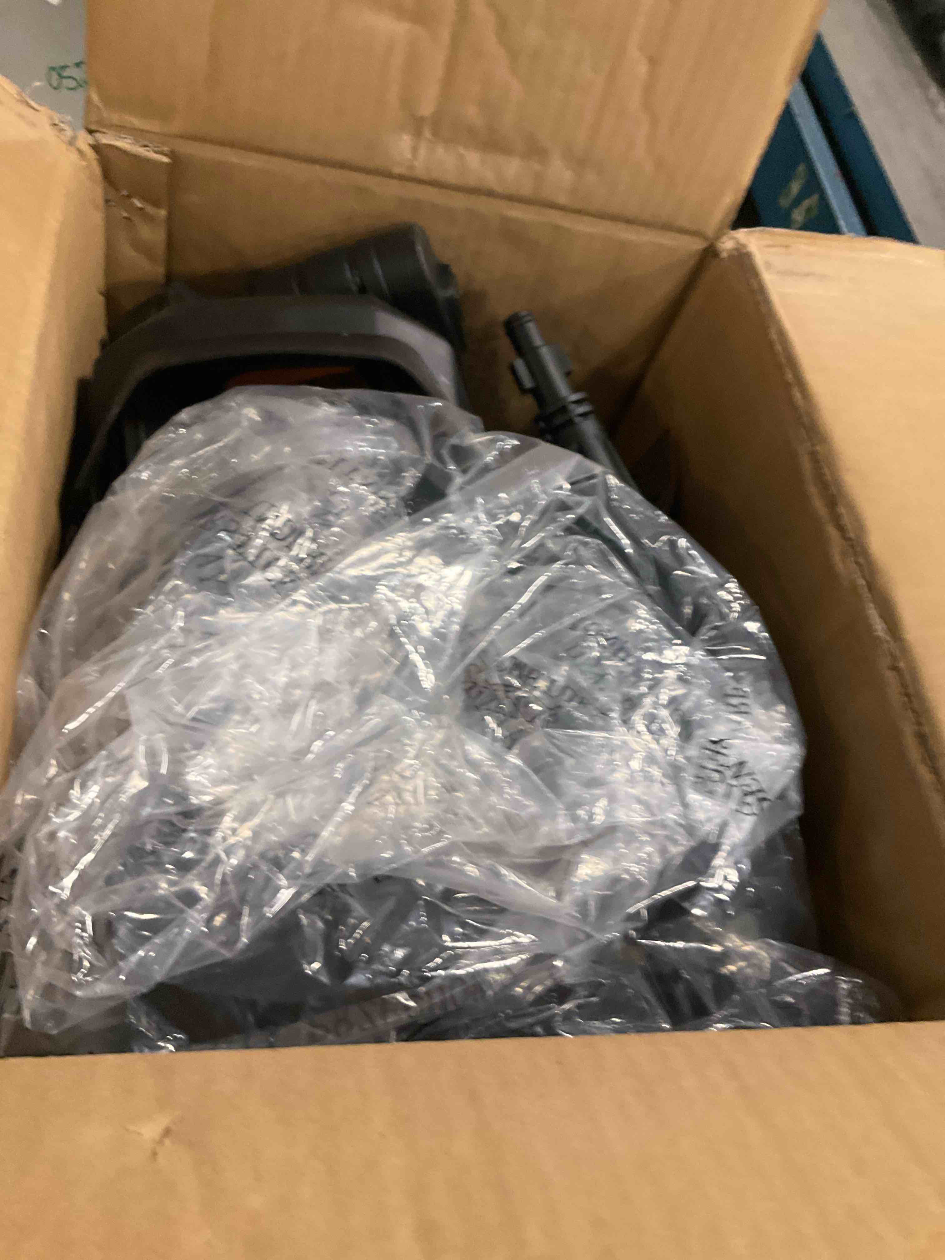 https://s3.amazonaws.com/lotting-images-prod/bidfta/PNK3569138_1750251844383.jpeg