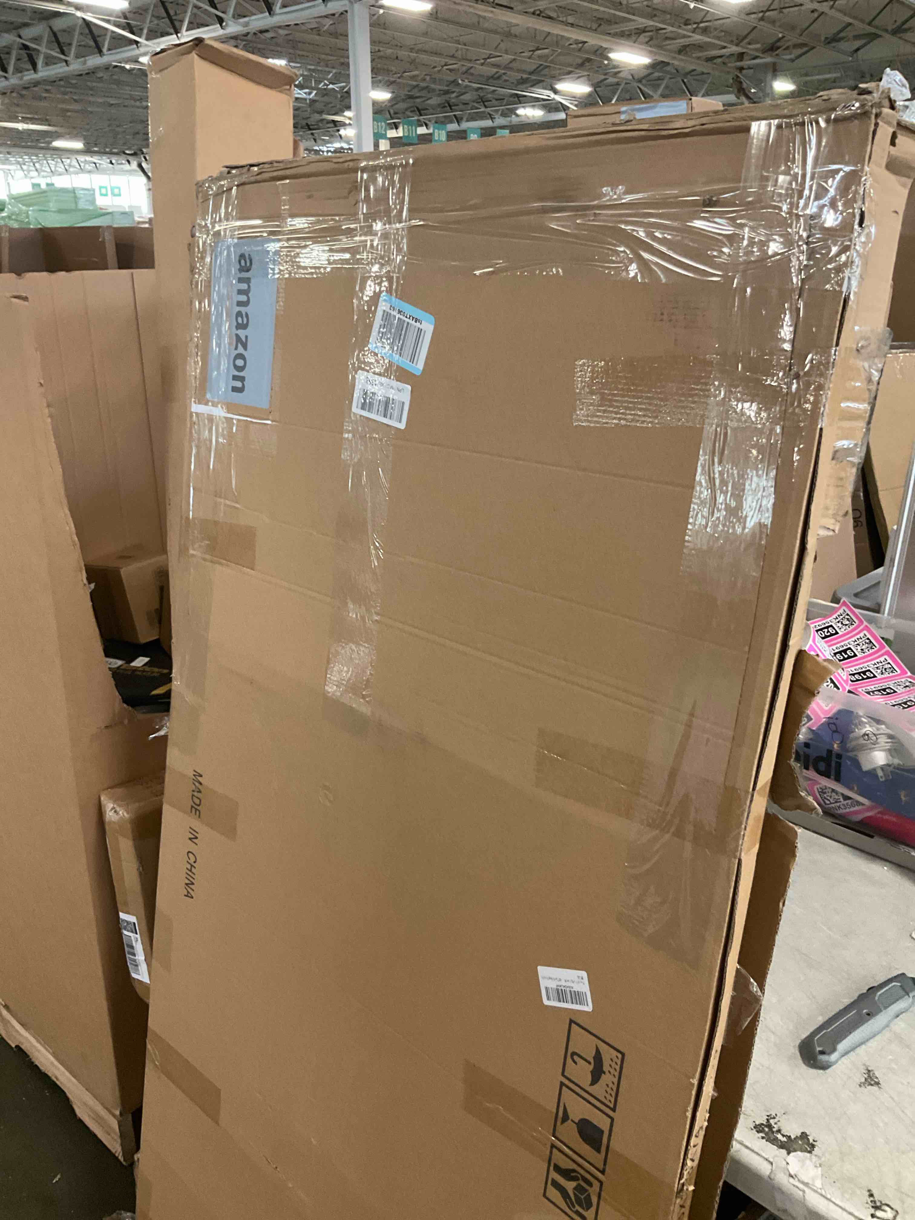 https://s3.amazonaws.com/lotting-images-prod/bidfta/PNK3569194_1750258825183.jpeg