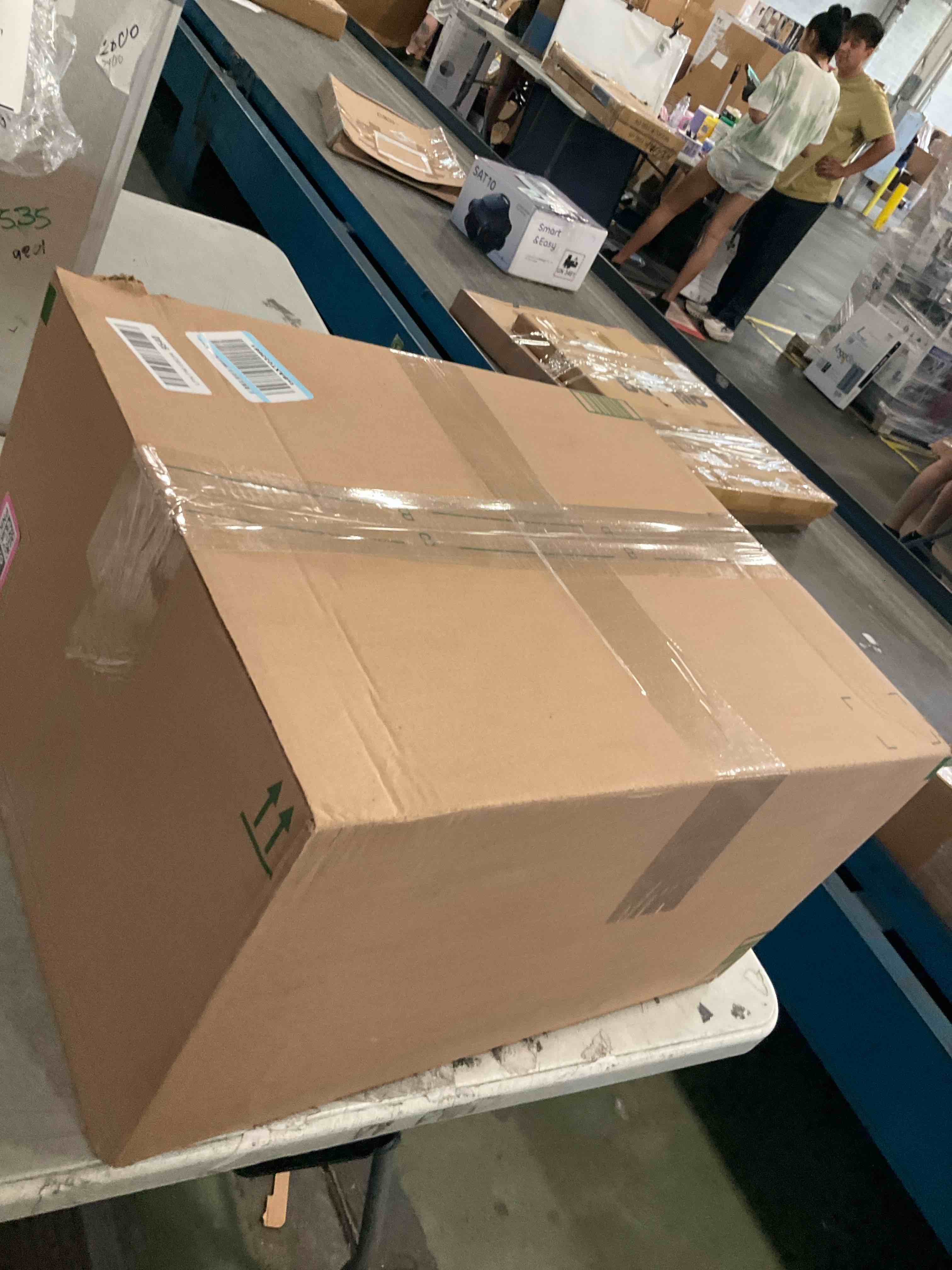 https://s3.amazonaws.com/lotting-images-prod/bidfta/PNK3569215_1750261441778.jpeg