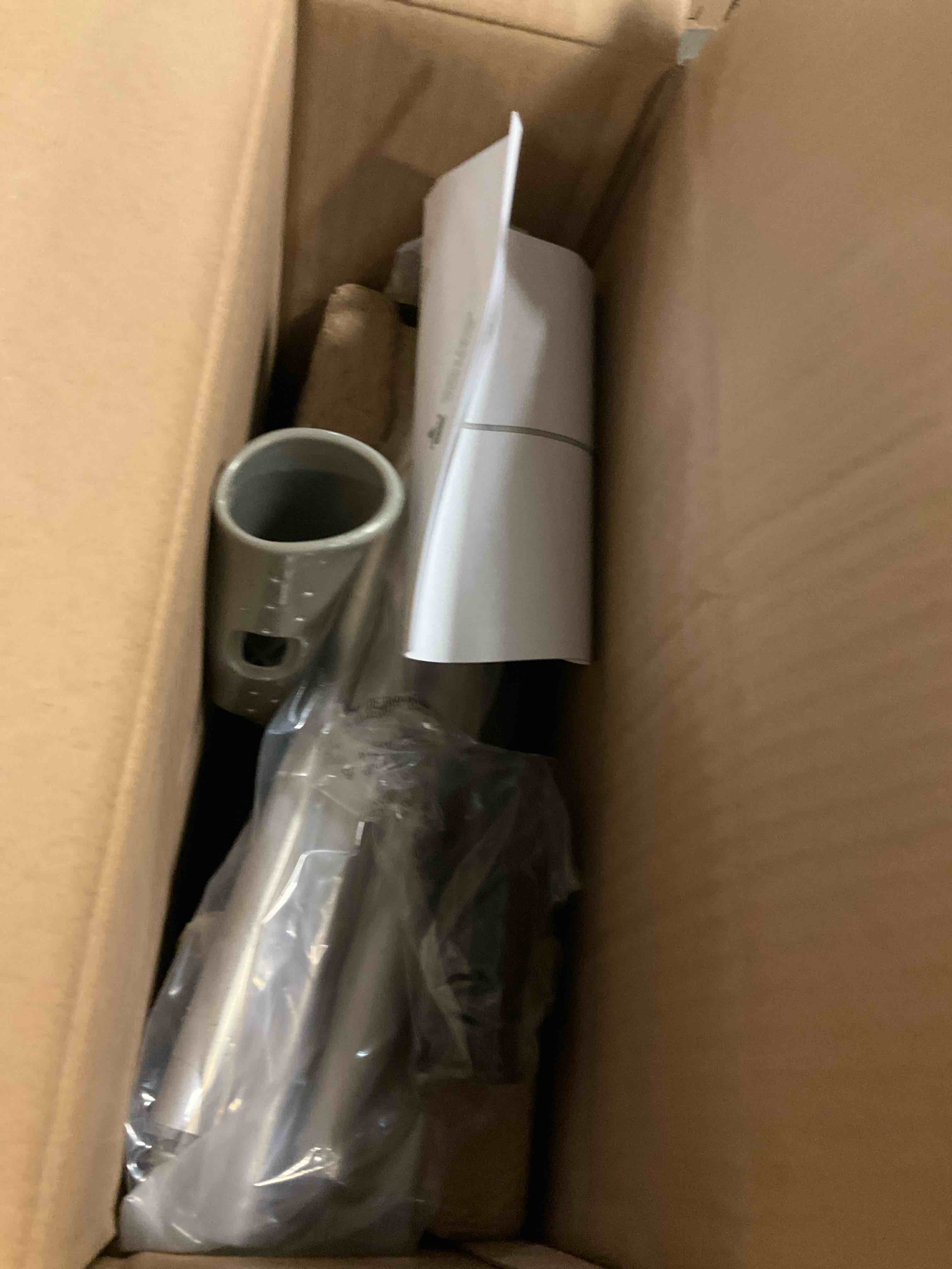 https://s3.amazonaws.com/lotting-images-prod/bidfta/PNK3569328_1750337960345.jpeg