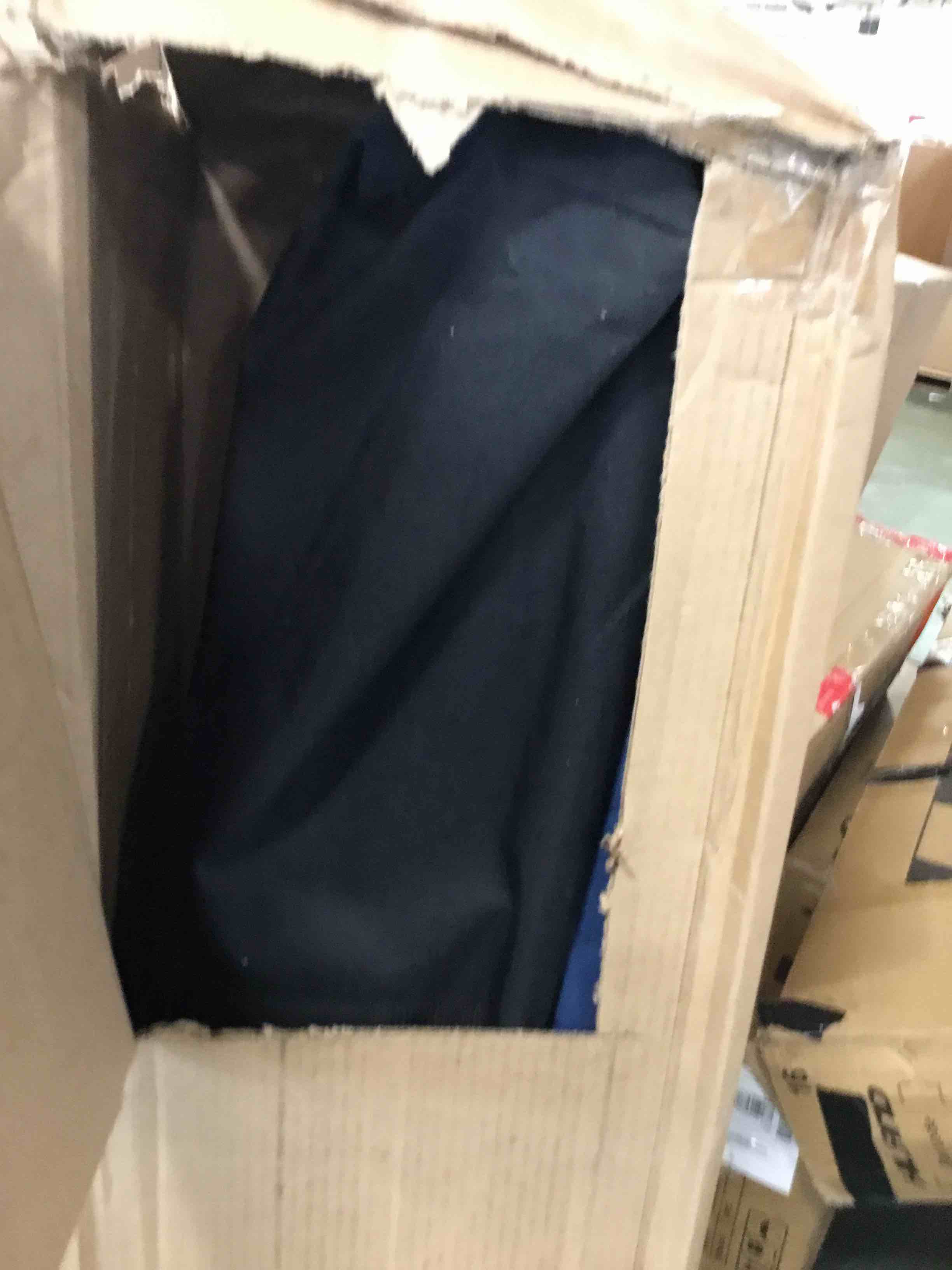https://s3.amazonaws.com/lotting-images-prod/bidfta/PNK3569711_1750505219559.jpeg