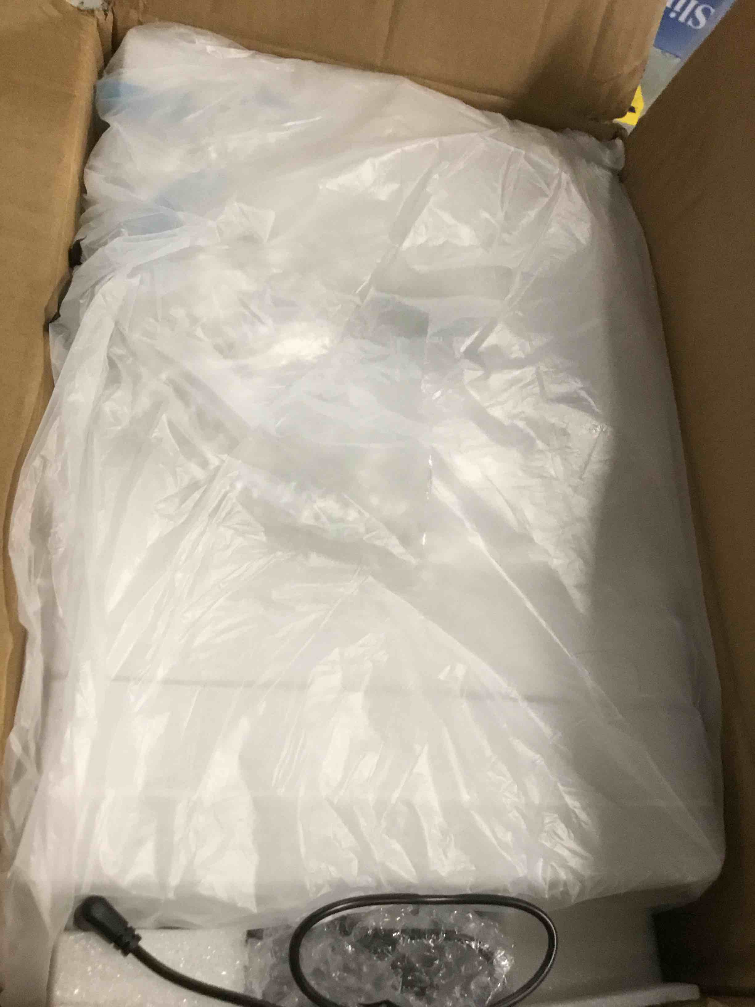 https://s3.amazonaws.com/lotting-images-prod/bidfta/PNK3569749_1750510162350.jpeg