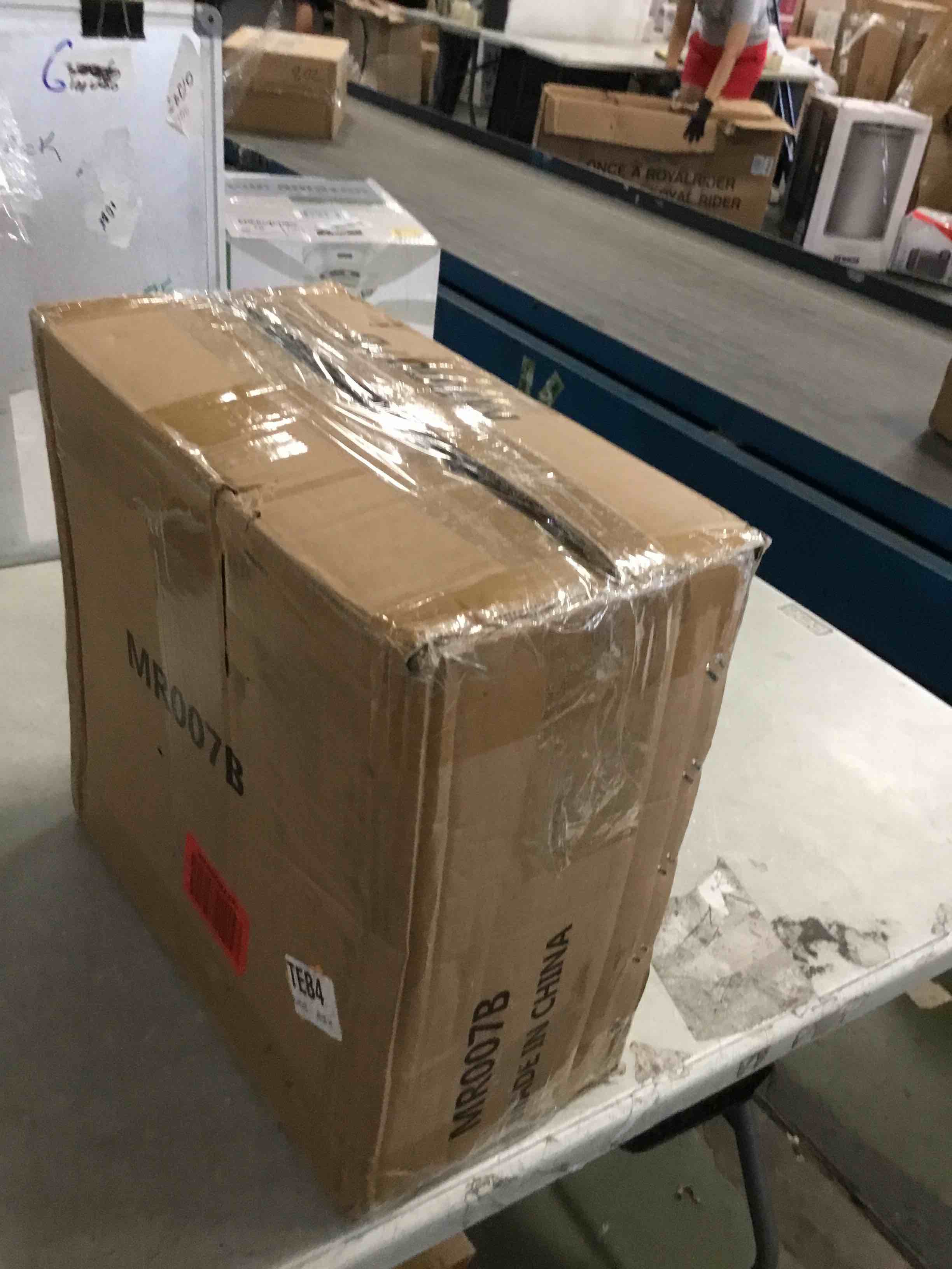 https://s3.amazonaws.com/lotting-images-prod/bidfta/PNK3569784_1750516836746.jpeg