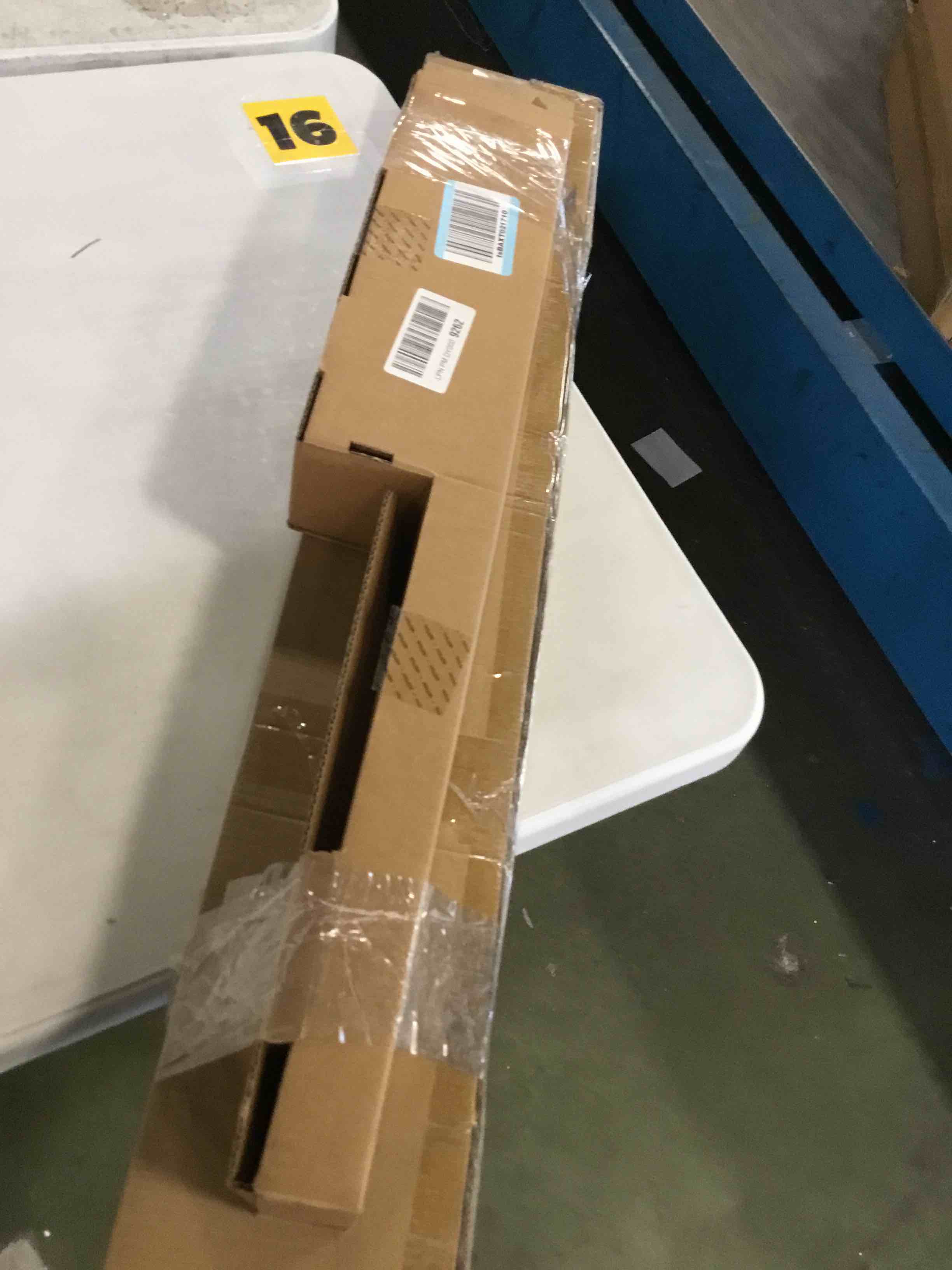 https://s3.amazonaws.com/lotting-images-prod/bidfta/PNK3569799_1750518391138.jpeg