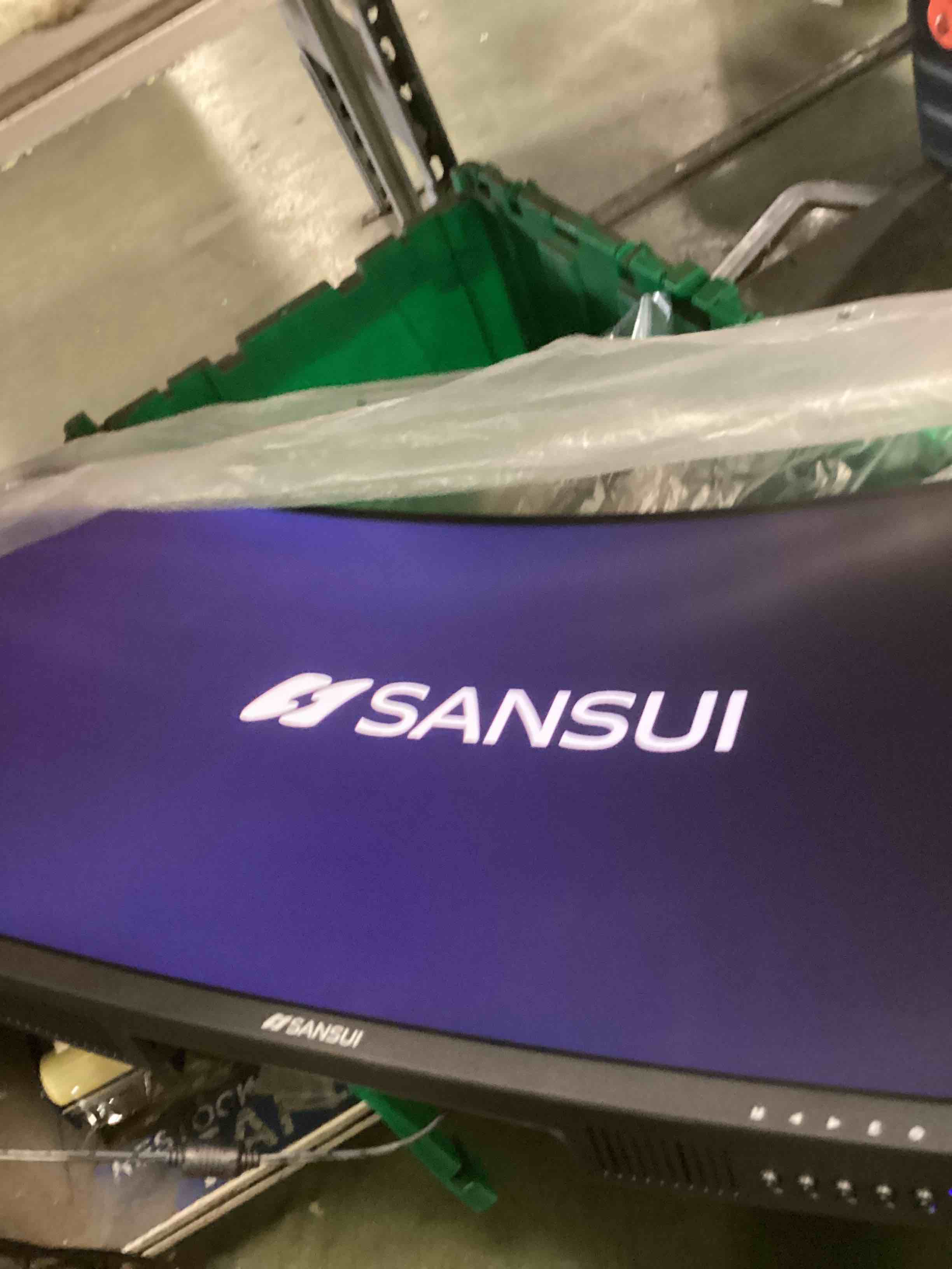 https://s3.amazonaws.com/lotting-images-prod/bidfta/PNK3570273_1750791338917.jpeg