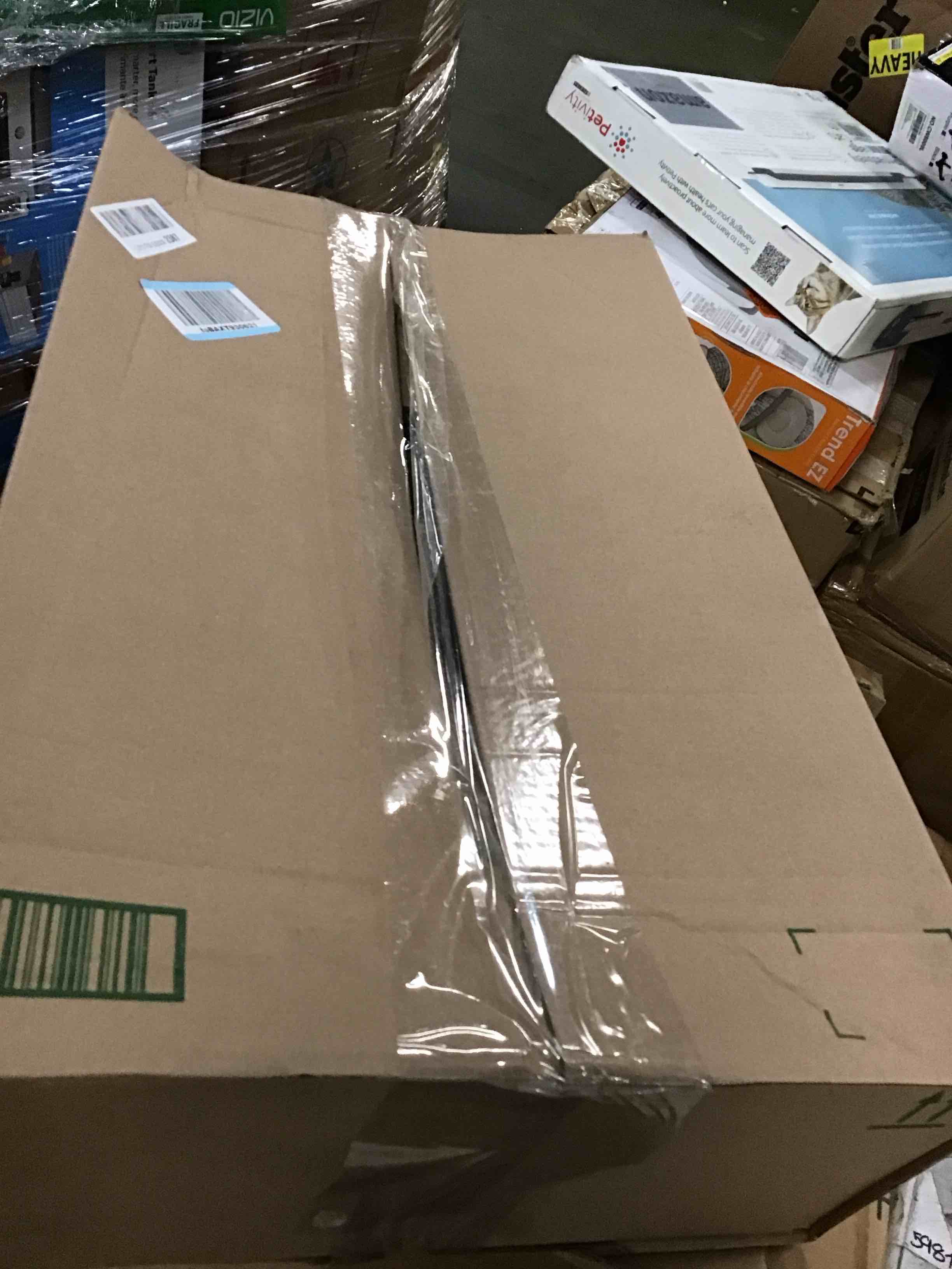 https://s3.amazonaws.com/lotting-images-prod/bidfta/PNK3570526_1750942007099.jpeg