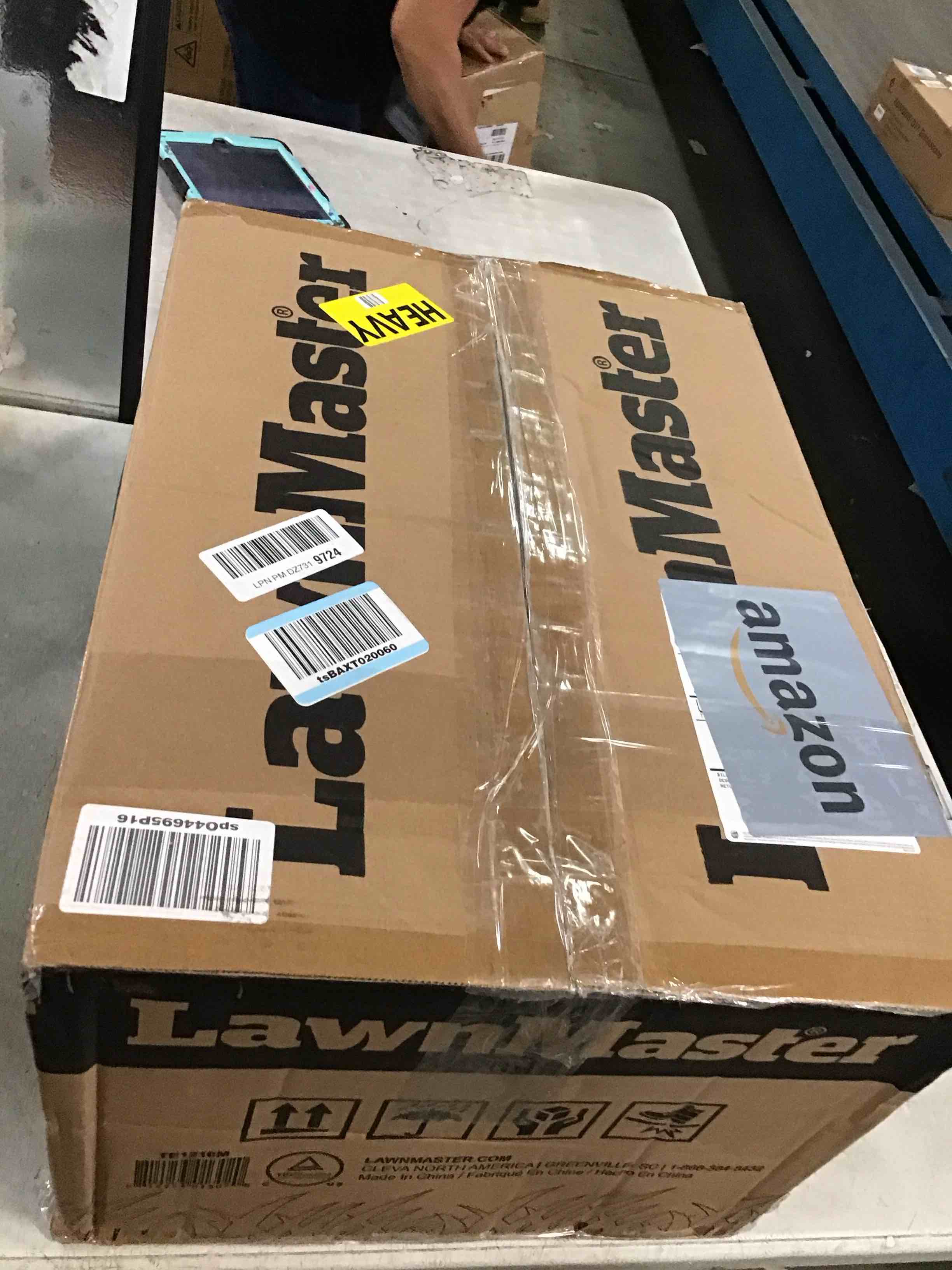 https://s3.amazonaws.com/lotting-images-prod/bidfta/PNK3570547_1750943976502.jpeg