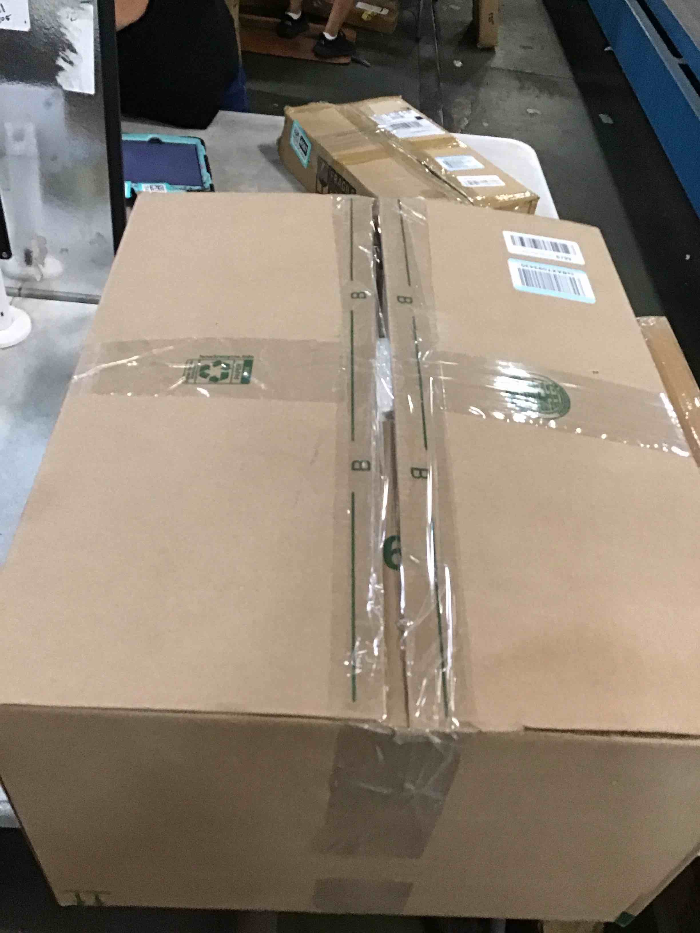 https://s3.amazonaws.com/lotting-images-prod/bidfta/PNK3570560_1750945008108.jpeg