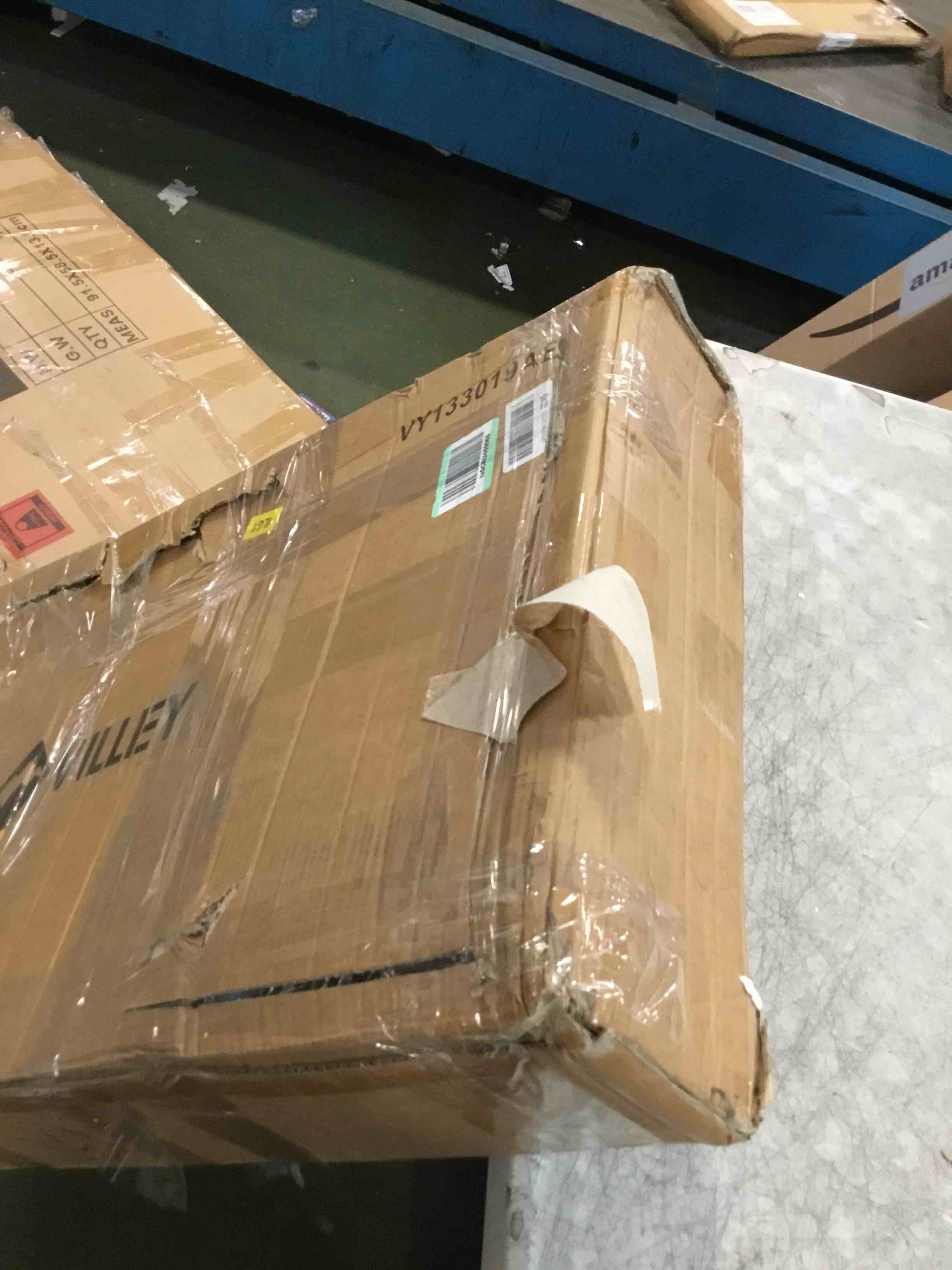 https://s3.amazonaws.com/lotting-images-prod/bidfta/PNK3570802_1751031033798.jpeg