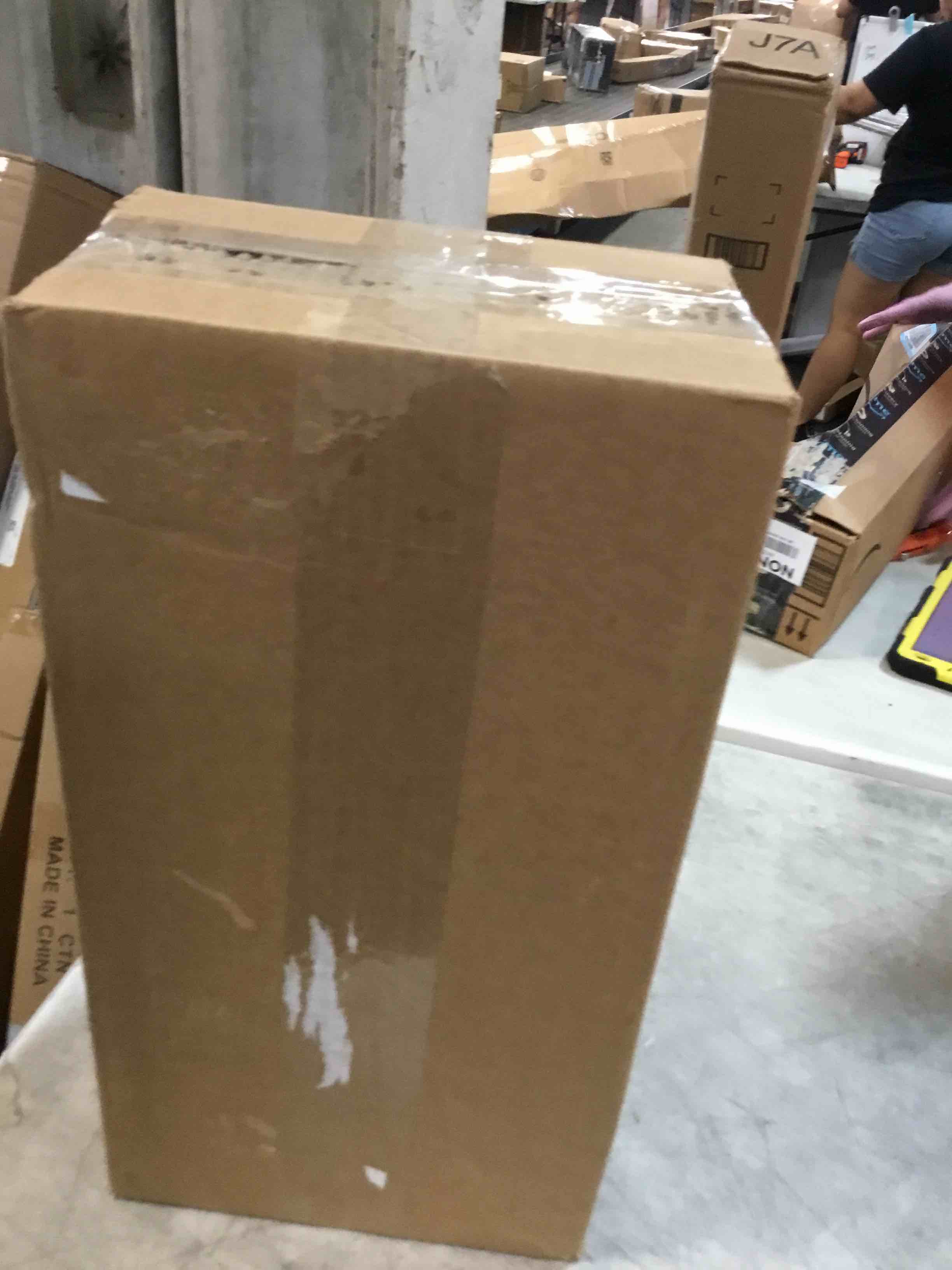 https://s3.amazonaws.com/lotting-images-prod/bidfta/PNK3570820_1751032502627.jpeg