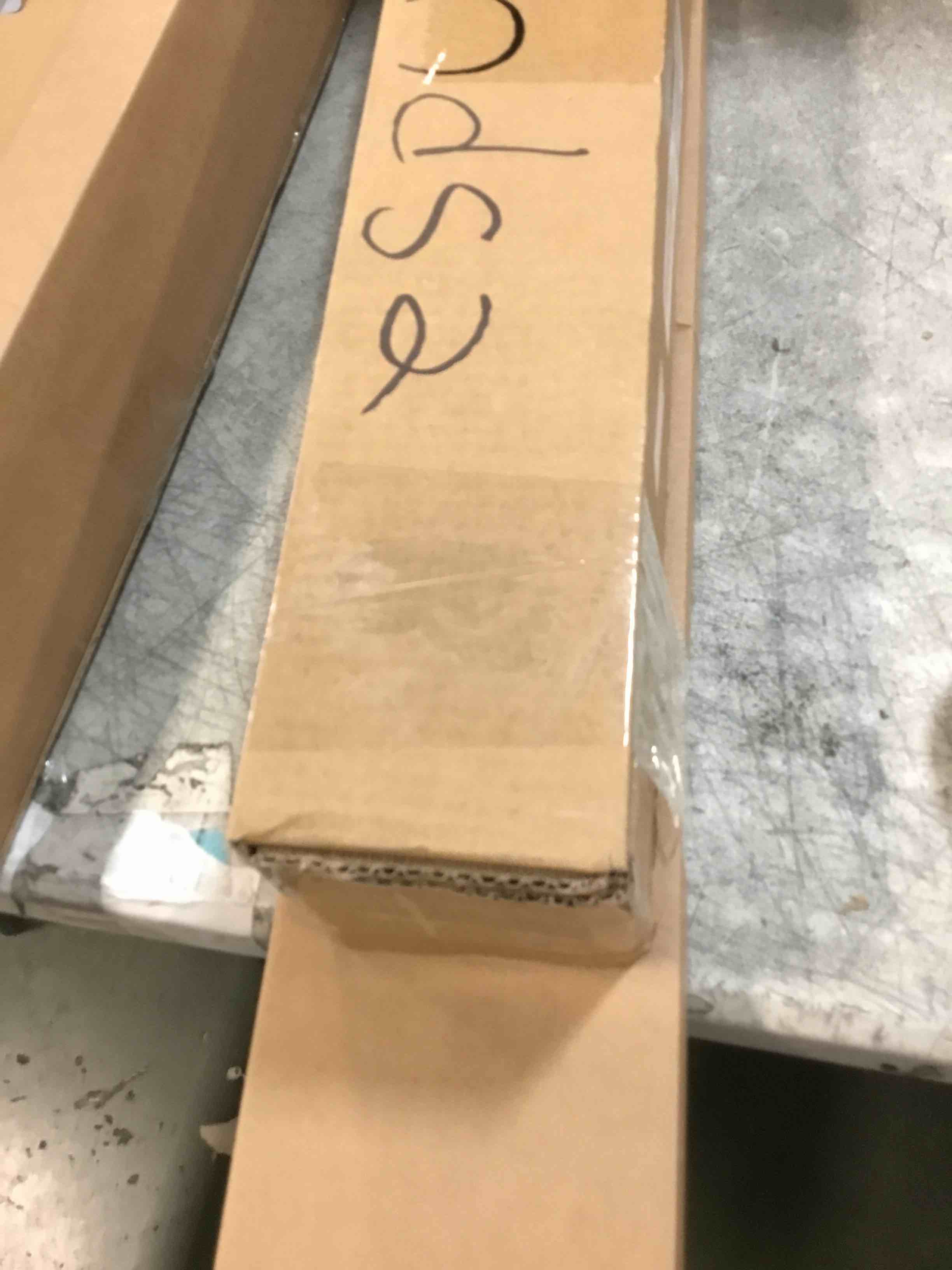 https://s3.amazonaws.com/lotting-images-prod/bidfta/PNK3570860_1751038776527.jpeg