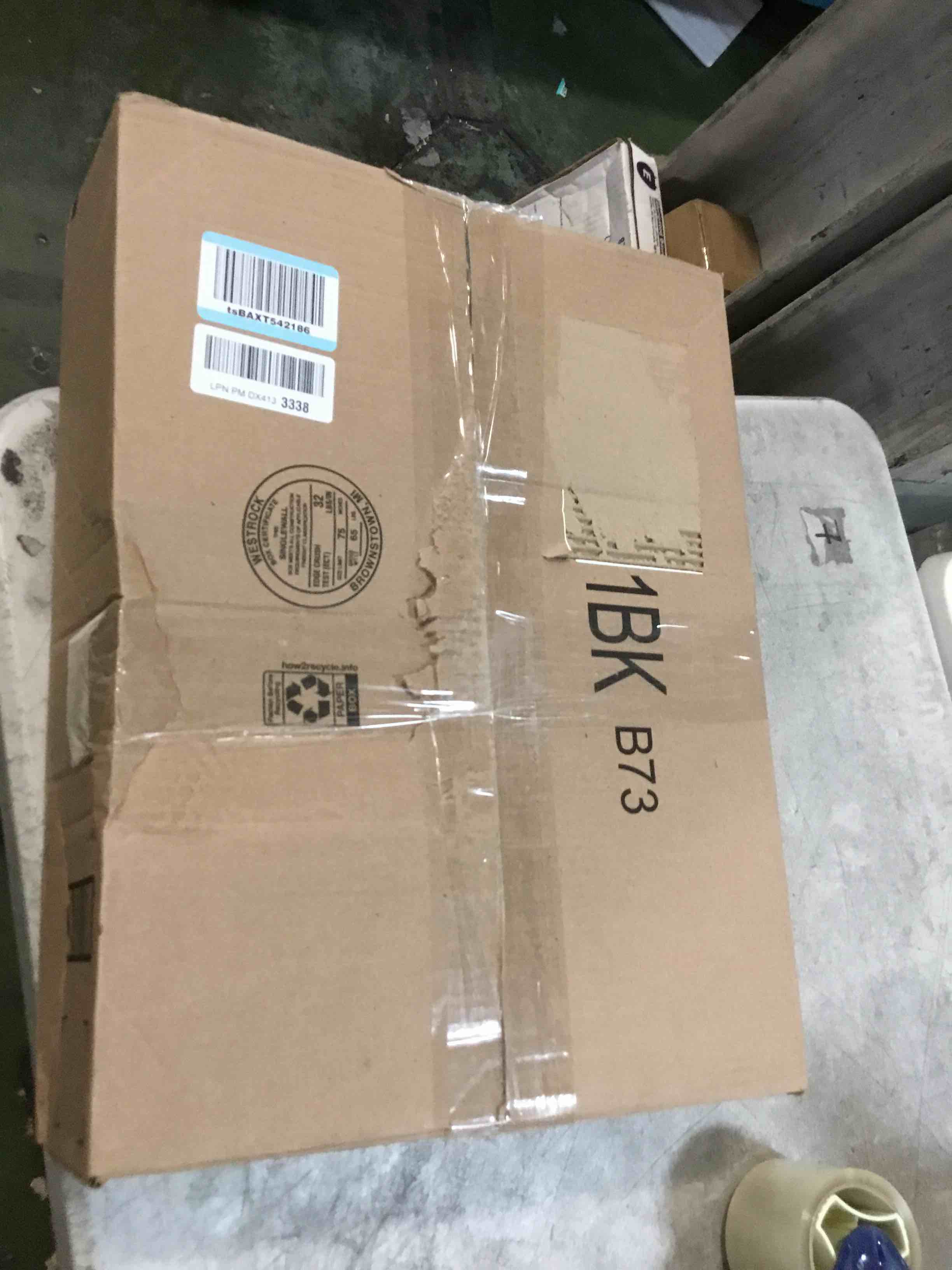 https://s3.amazonaws.com/lotting-images-prod/bidfta/PNK3570870_1751039480614.jpeg