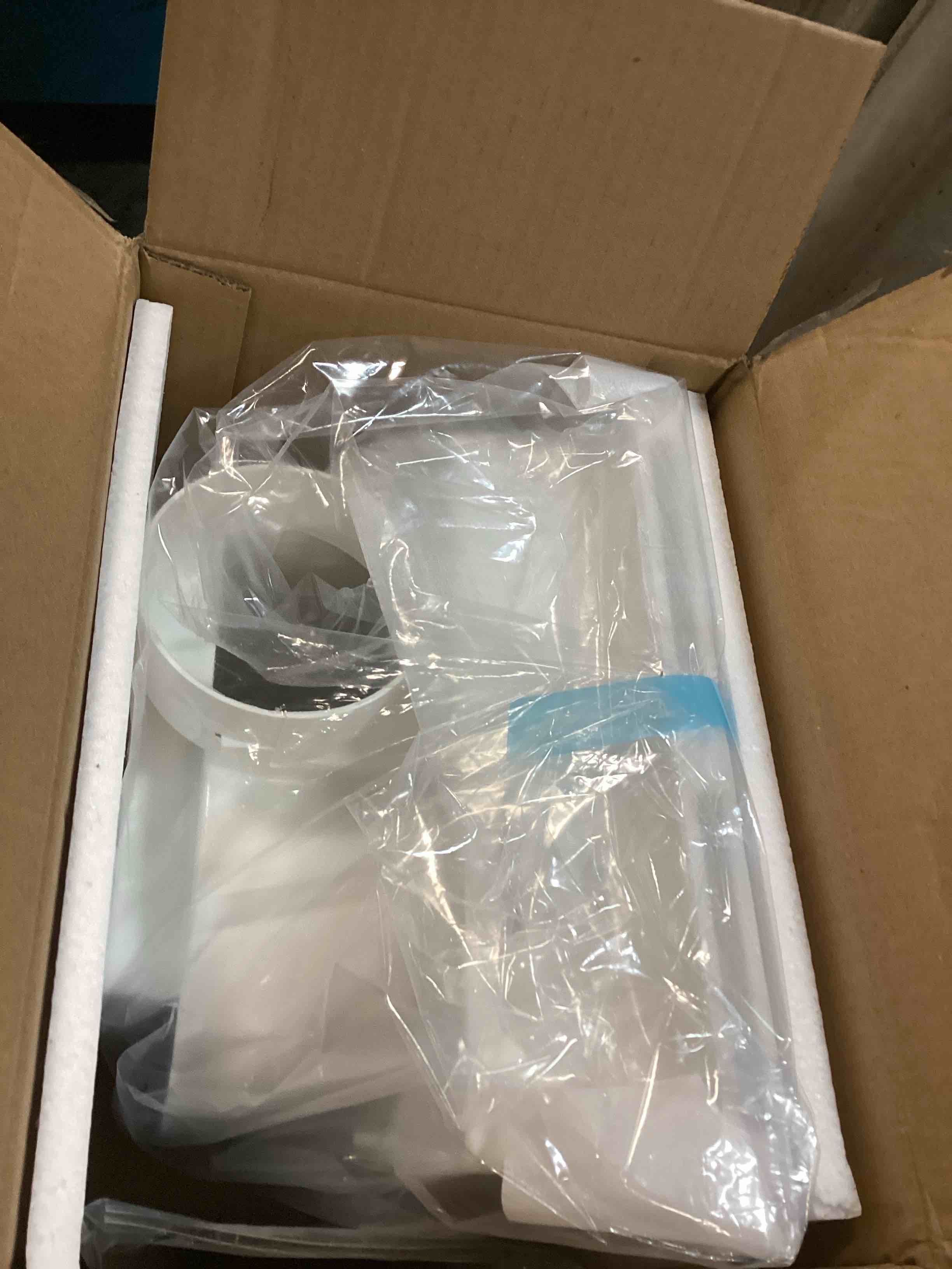 https://s3.amazonaws.com/lotting-images-prod/bidfta/PNK3571010_1749900069985.jpeg