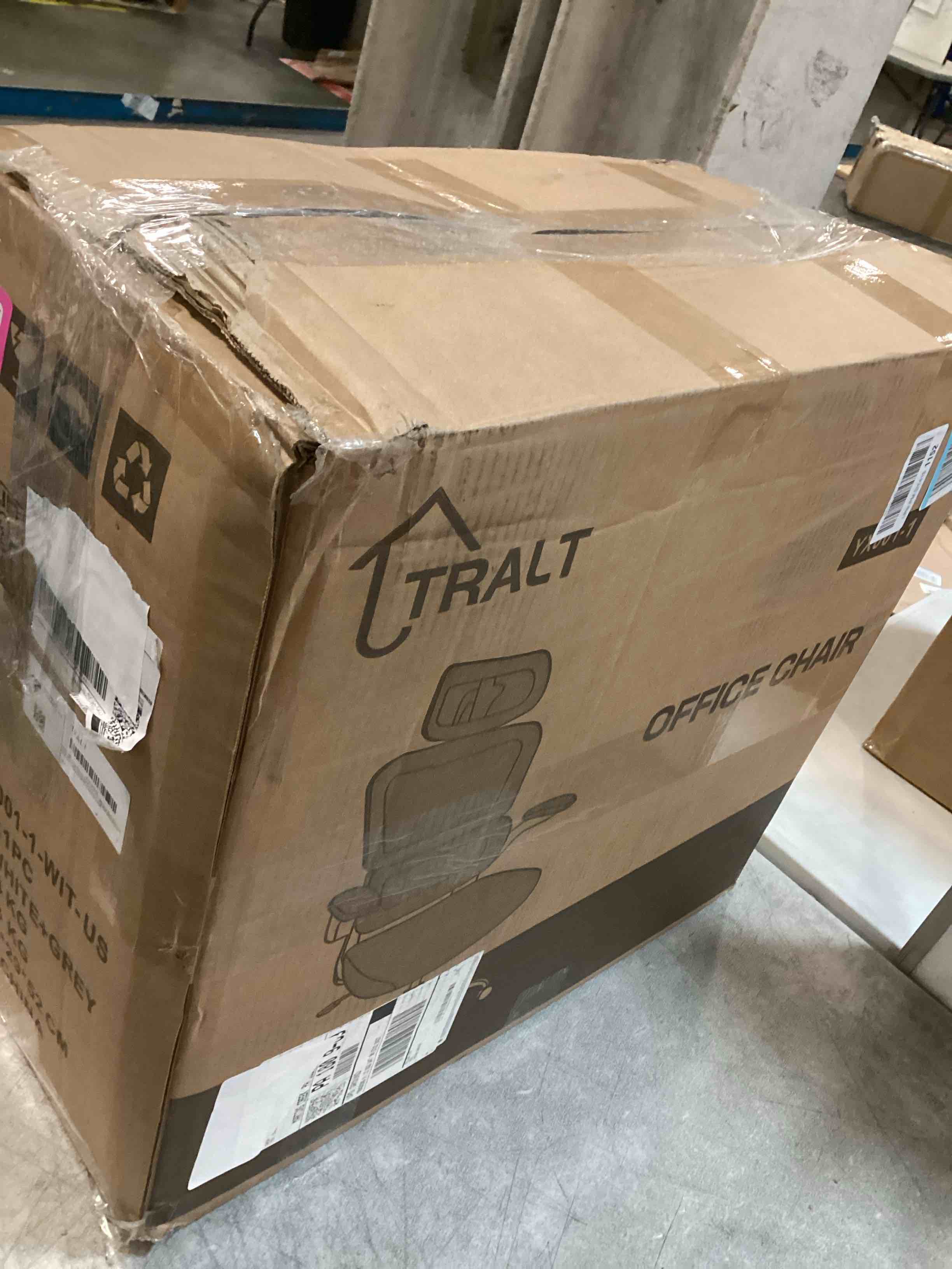 https://s3.amazonaws.com/lotting-images-prod/bidfta/PNK3571018_1749900542660.jpeg