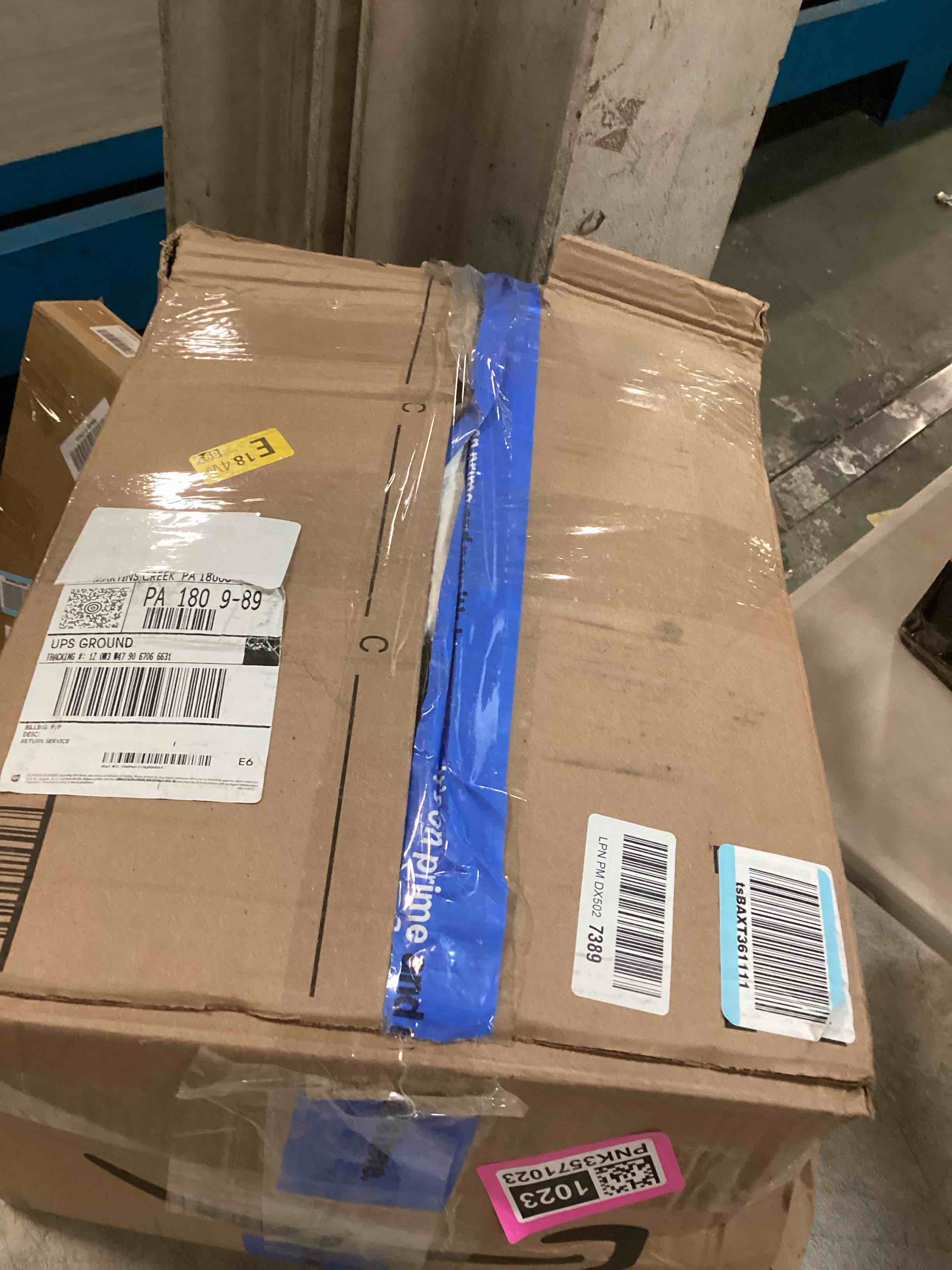 https://s3.amazonaws.com/lotting-images-prod/bidfta/PNK3571023_1749900637165.jpeg