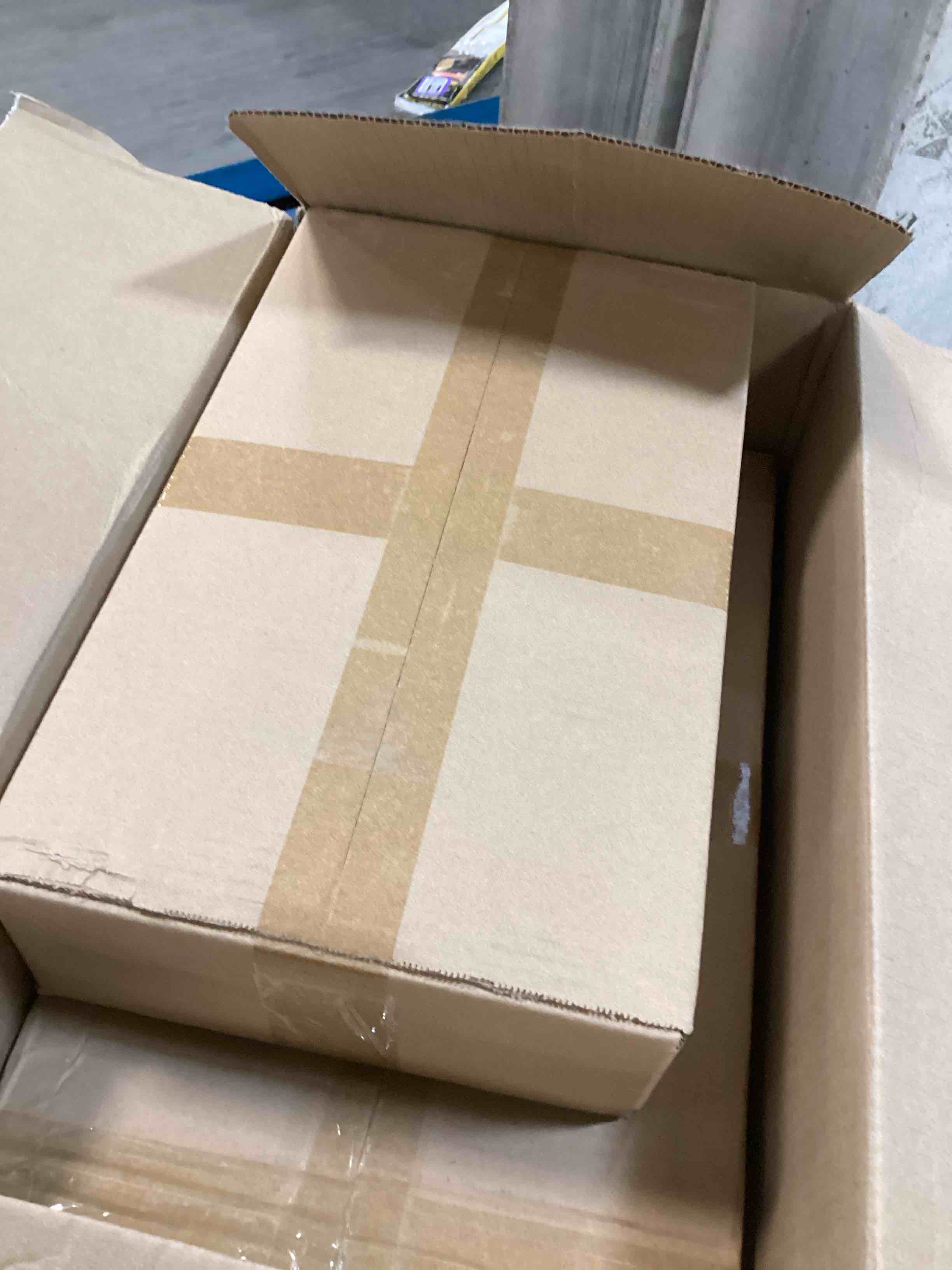 https://s3.amazonaws.com/lotting-images-prod/bidfta/PNK3571083_1749907462510.jpeg