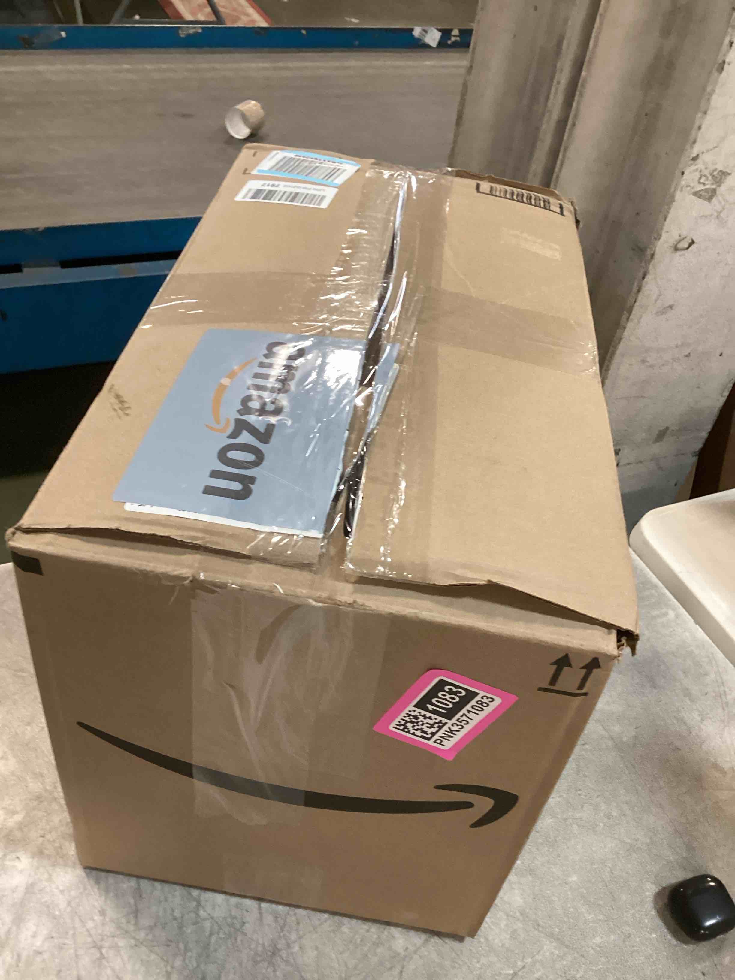 https://s3.amazonaws.com/lotting-images-prod/bidfta/PNK3571083_1749907482088.jpeg
