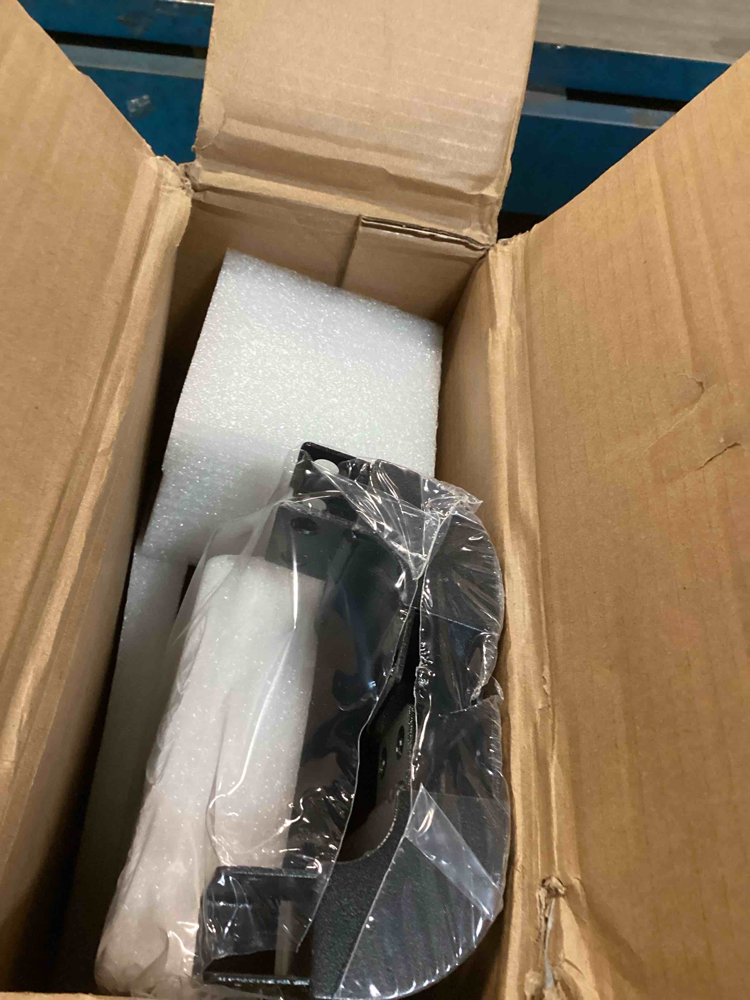 https://s3.amazonaws.com/lotting-images-prod/bidfta/PNK3571109_1749909783016.jpeg