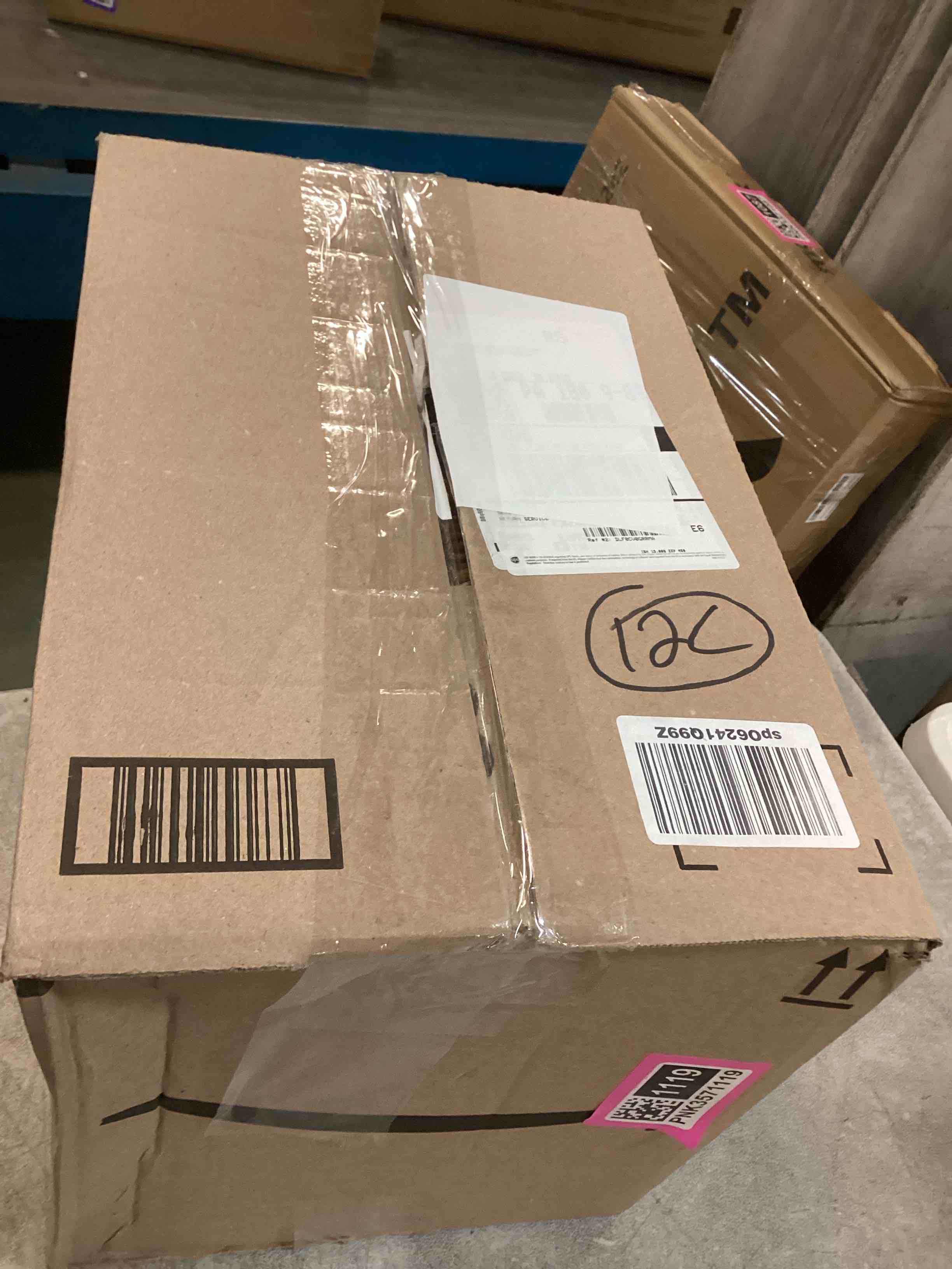 https://s3.amazonaws.com/lotting-images-prod/bidfta/PNK3571119_1749910711259.jpeg